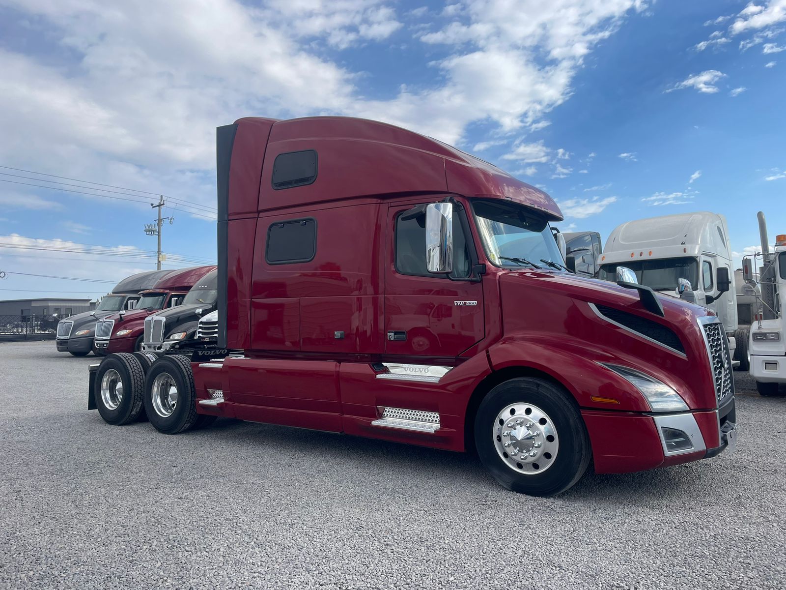 #2666 Camion Volvo 2019 Motor Volvo D13 Automático 42,000lb Placas Estatales