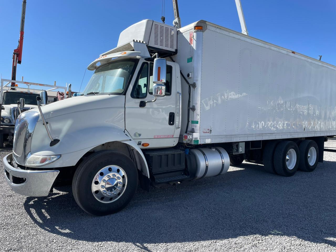 #2634 Camion con Caja refrigerada 24' International 2016 Motor Navistar Automático 42,000lb Unidad Thermo King Placas federales