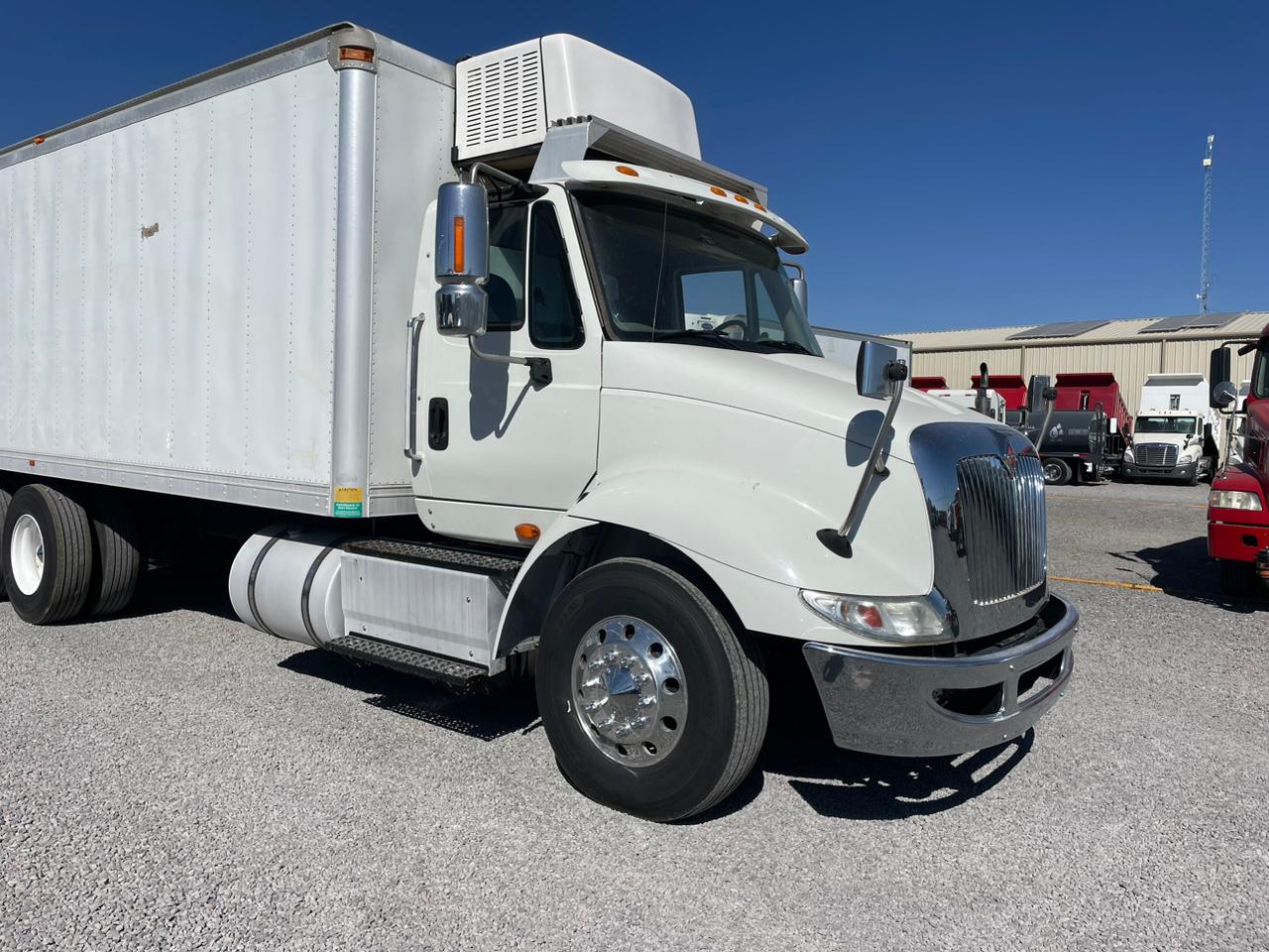 #2634 Camion con Caja refrigerada 24' International 2016 Motor Navistar Automático 42,000lb Unidad Thermo King Placas federales