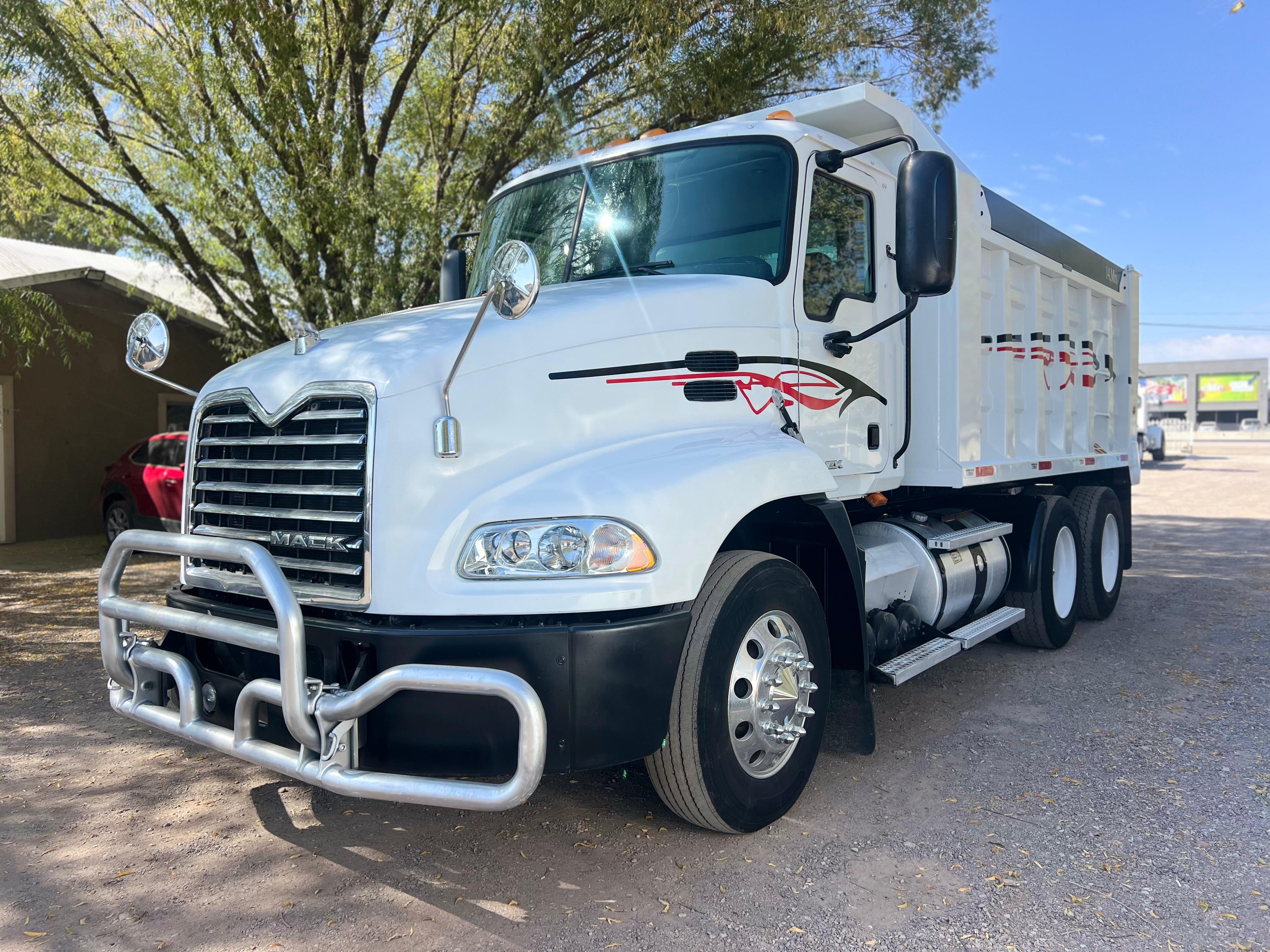 #2416 Camion Volteo Dompe 14 mts Mack 2008 Motor Mack MP7-385hp Estándar 10 vel. 42,000lb