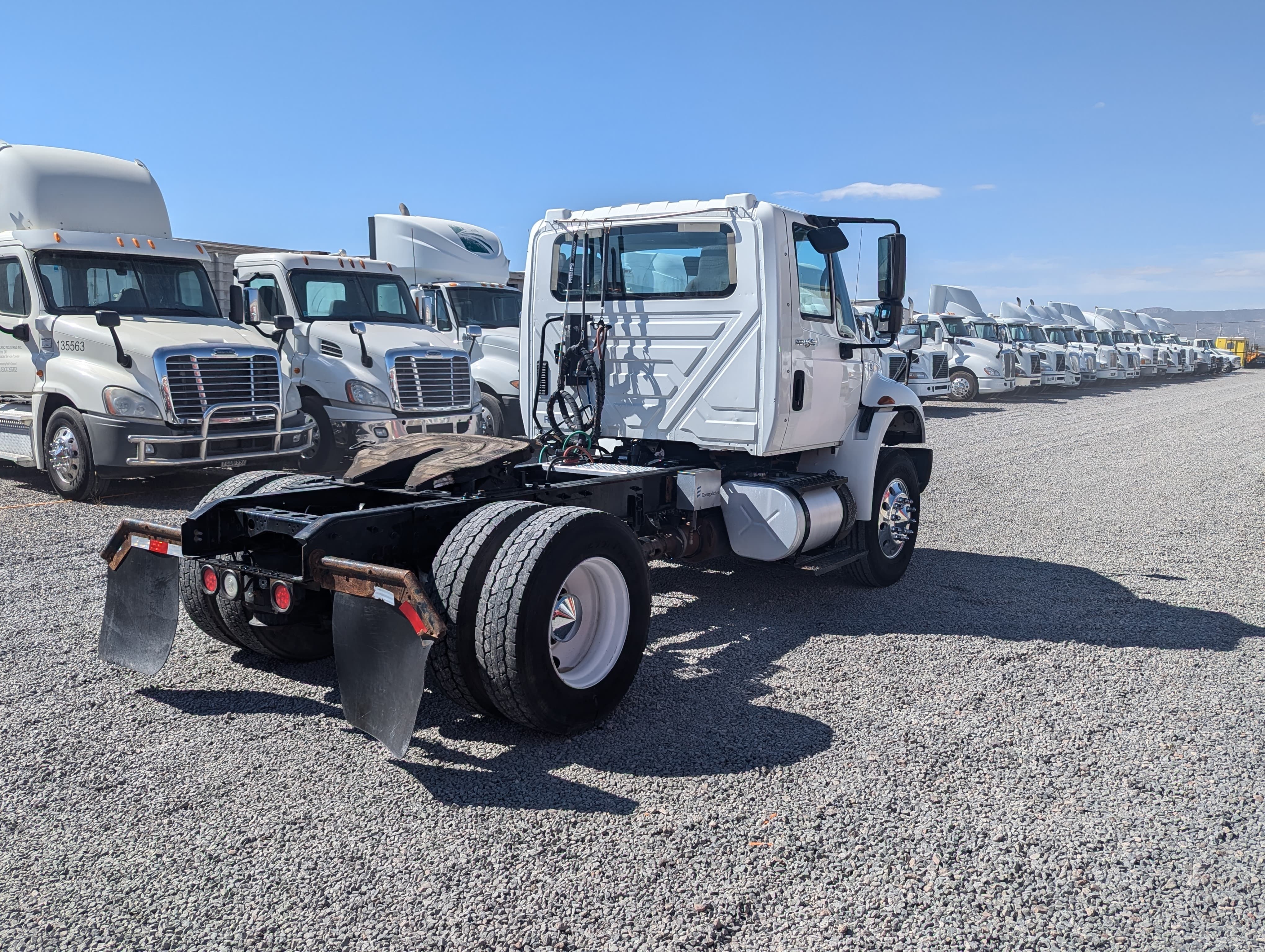 #2622 Camión Mulita International Modelo 4400 2010 Motor Navistar Automático 1,300lb
