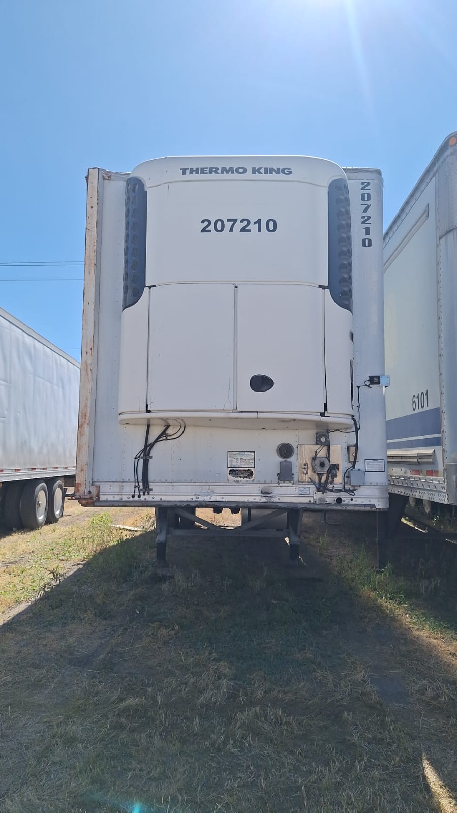 #535 Caja refrigerada 28' Marca Great Danes 2007 Unidad Thermo King Suspensión de Aire Puerta de cortina