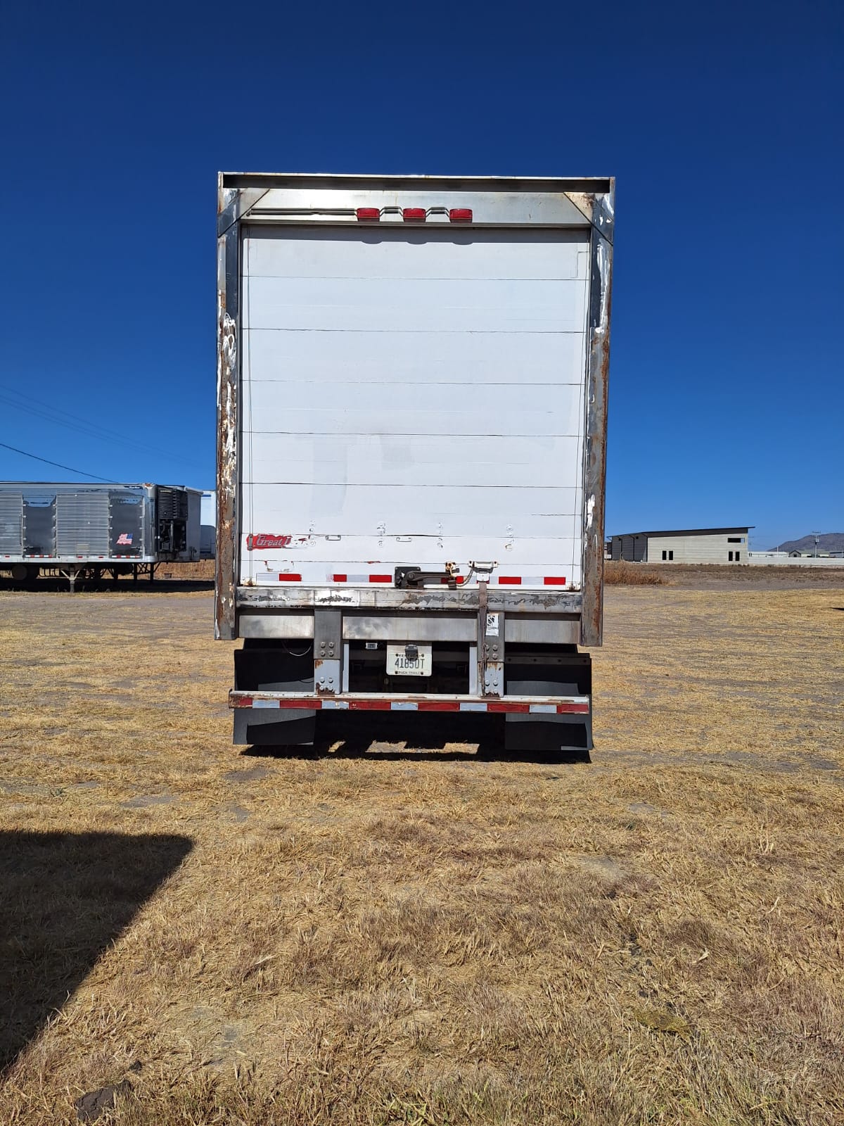 #535 Caja refrigerada 28' Marca Great Danes 2007 Unidad Thermo King Suspensión de Aire Puerta de cortina