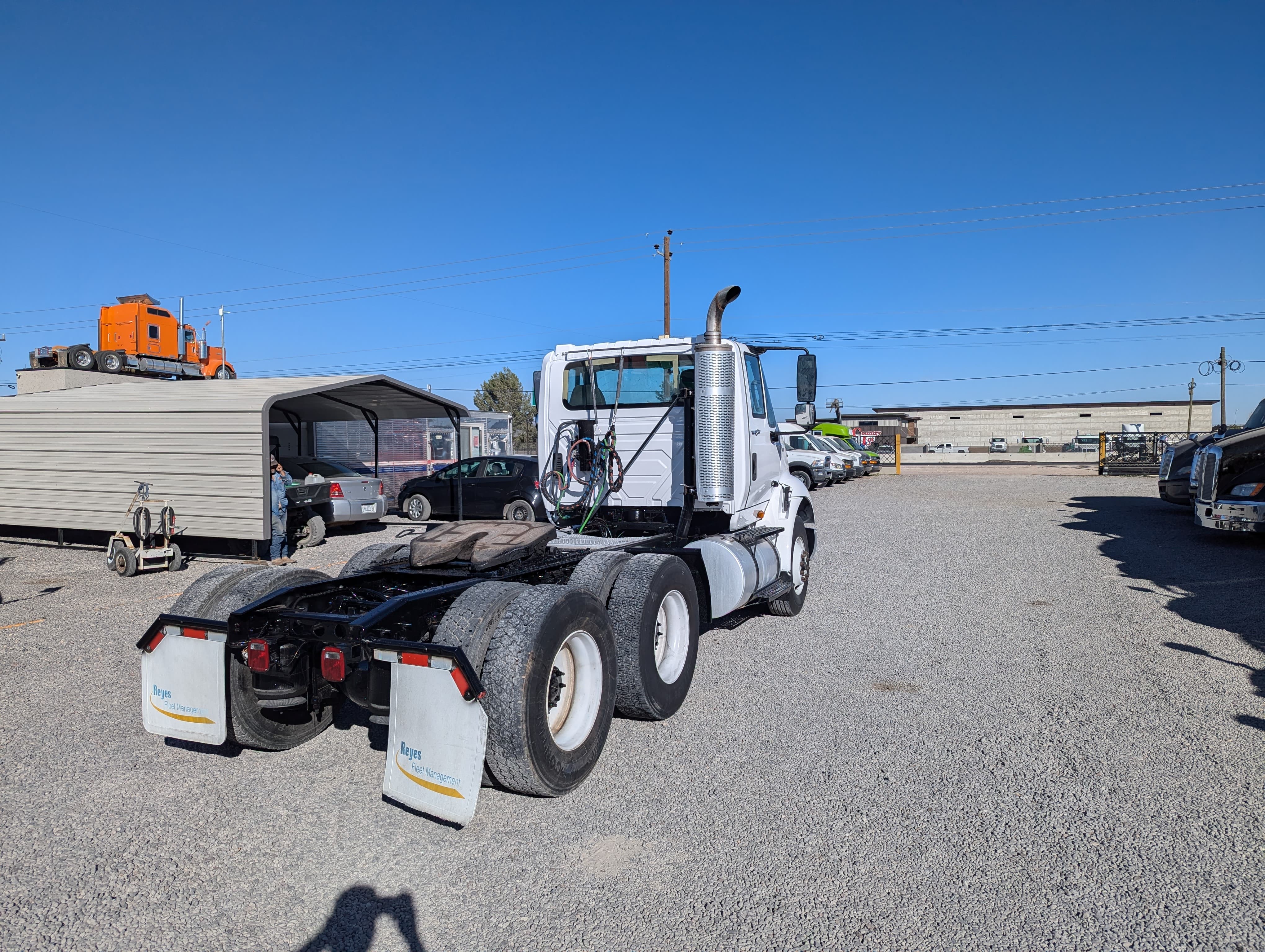 #2583 Camión Day Cab International 2013 Motor Maxx Forcé Estándar 10 Vel. 42,000lb Placas estatales