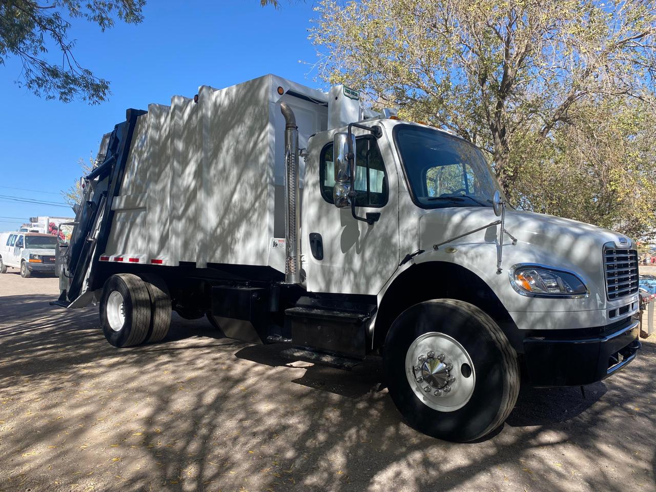 #1746 Camión de Basura Freightliner Modelo M2 2015 Motor Cummins Automático 1,300lb