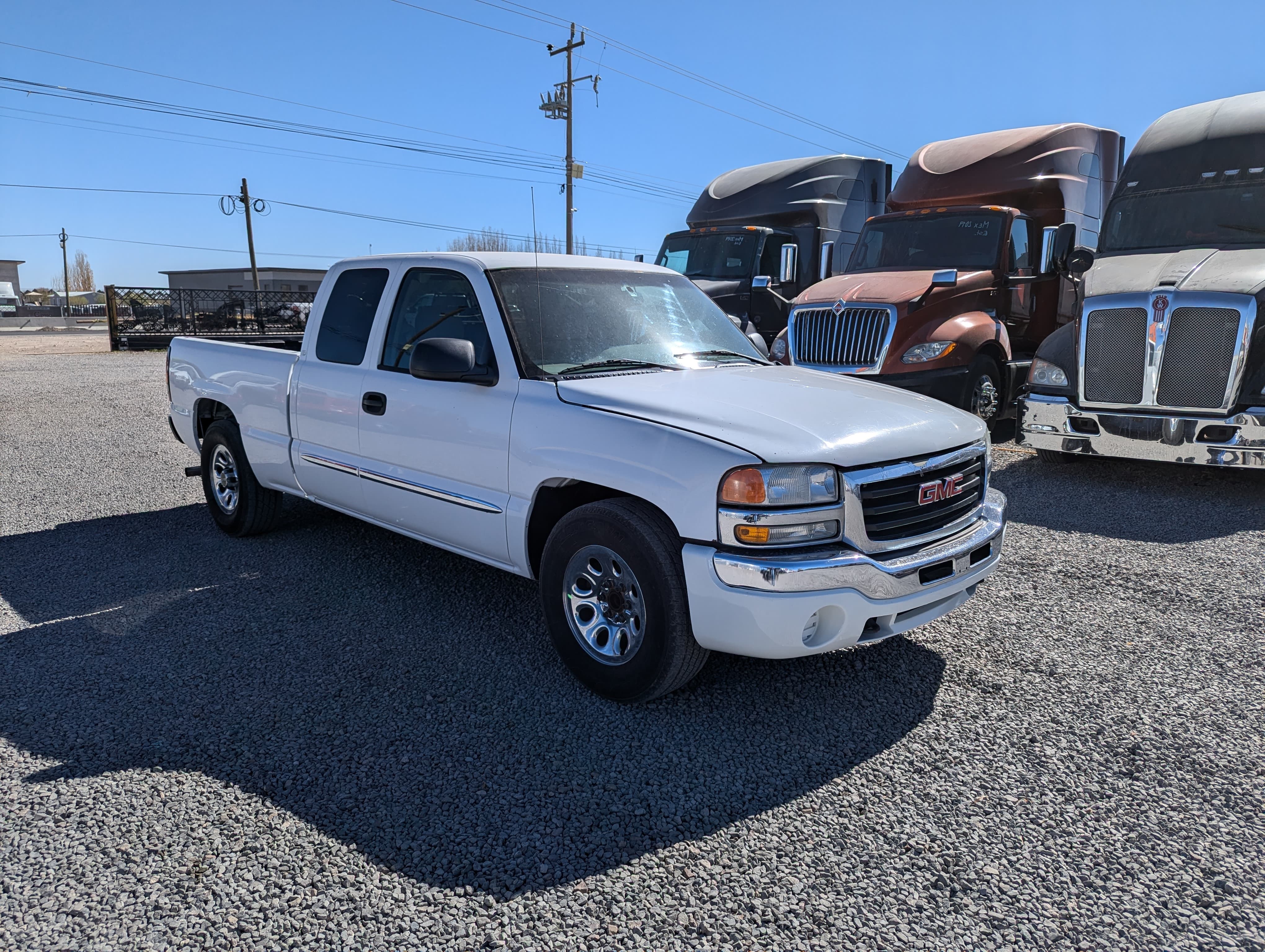 #141-R Camioneta Chevrolet GMC Sierra 2005 Motor Gasolina 4.8L V8