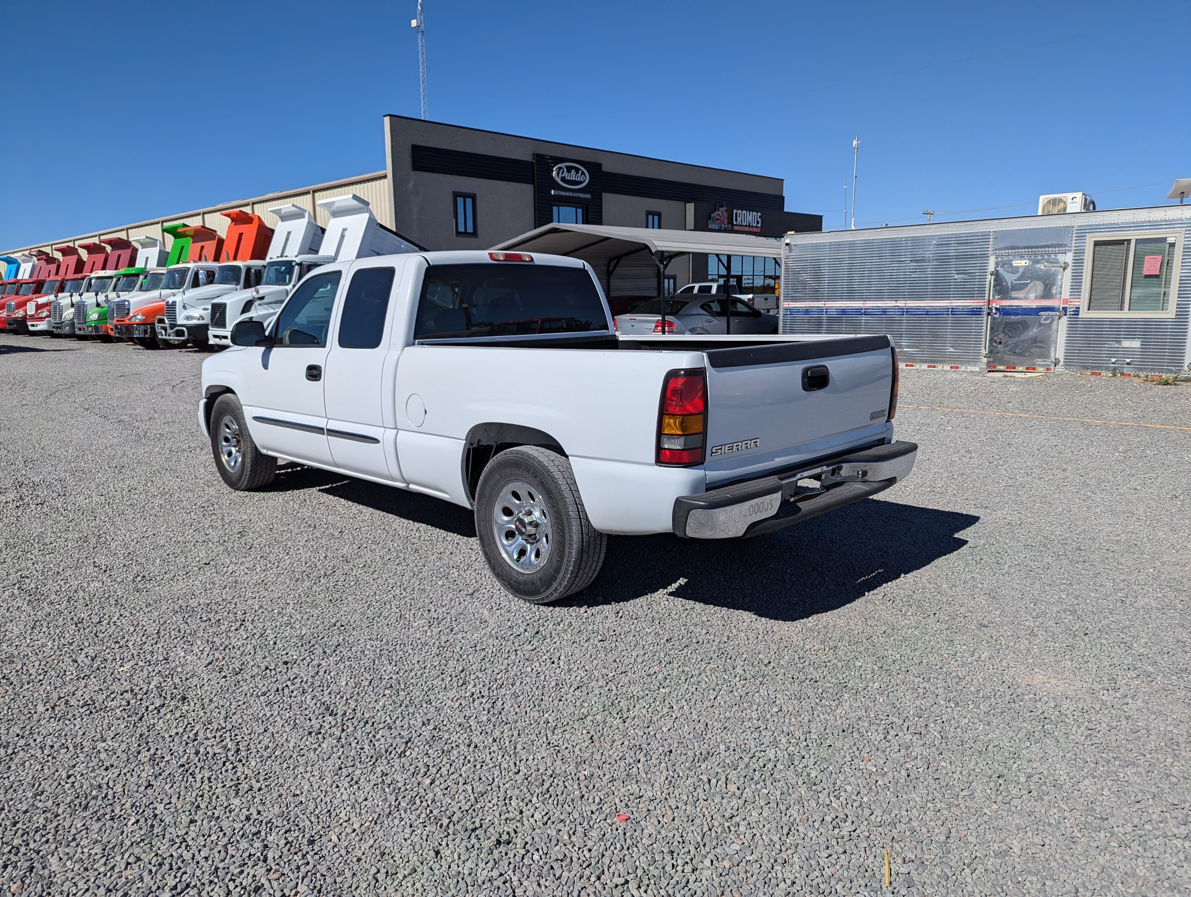 #141-R Camioneta Chevrolet GMC Sierra 2005 Motor Gasolina 4.8L V8