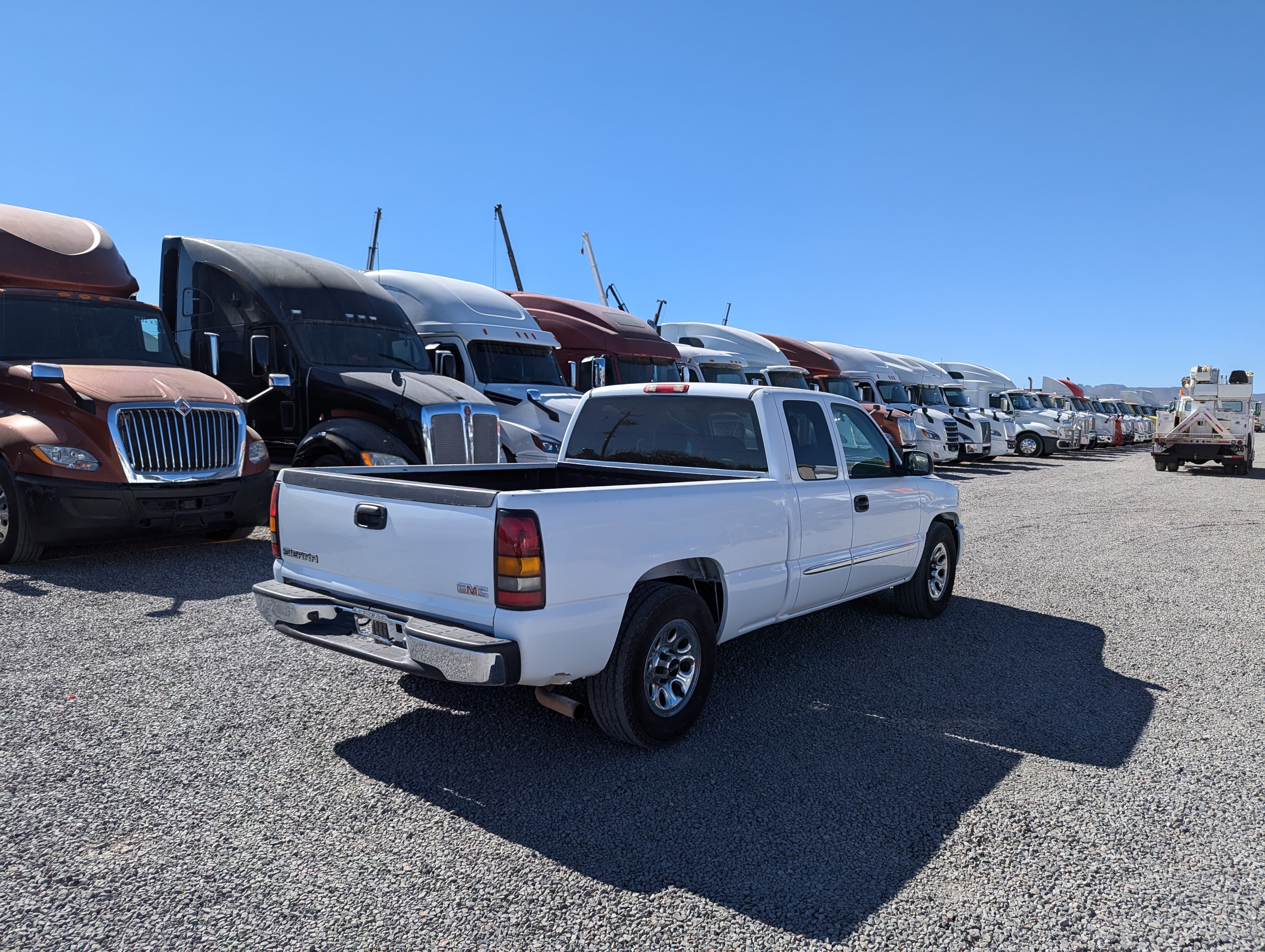 #141-R Camioneta Chevrolet GMC Sierra 2005 Motor Gasolina 4.8L V8