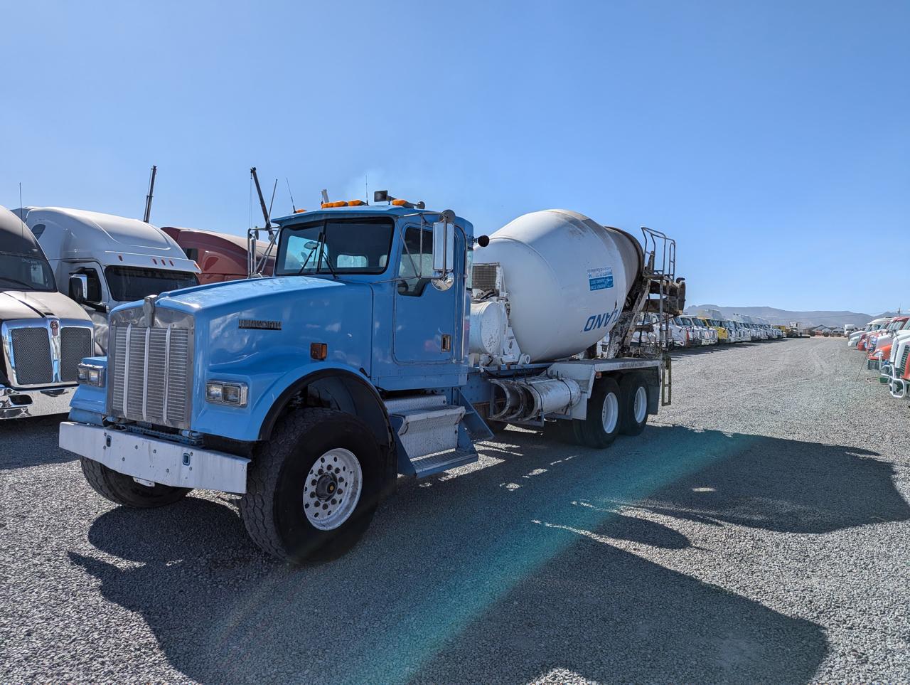 #2693 Trompo Kenworth 1999 Motor Caterpillar Estándar 15 Vel. 46,000lb