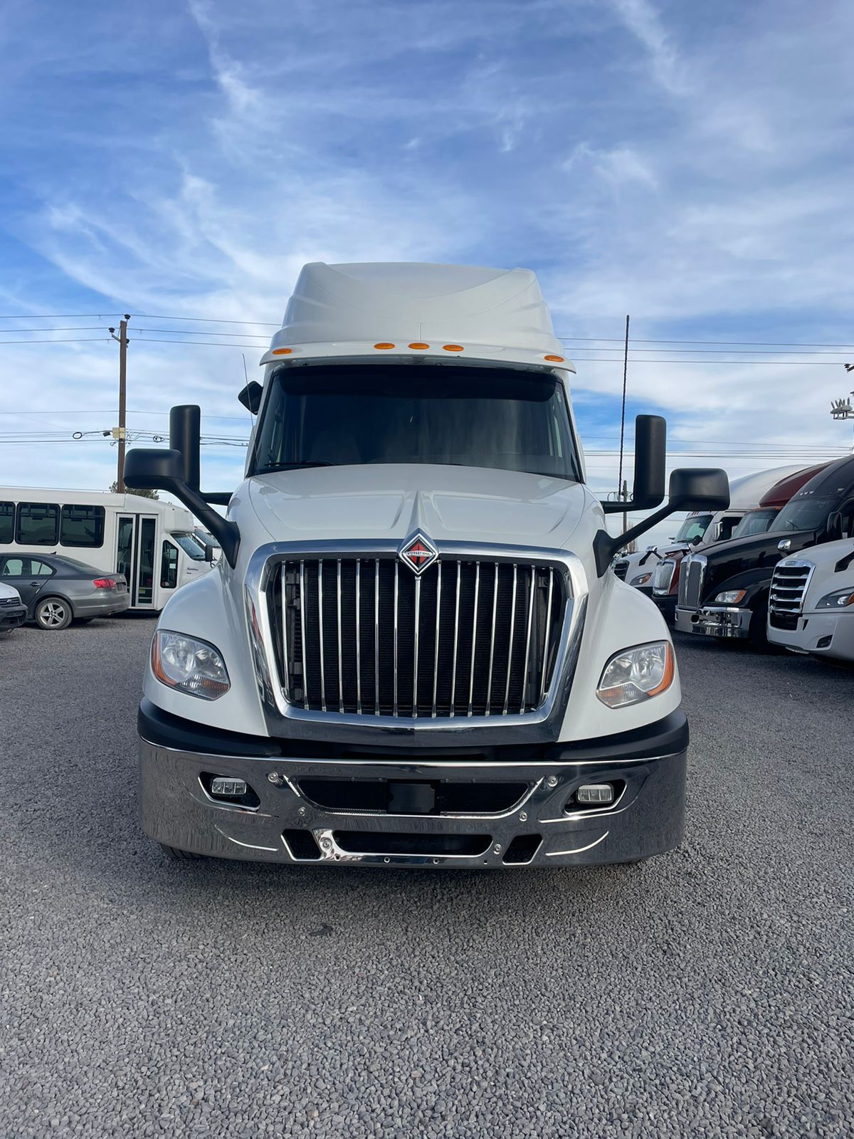 #2787 Camion International Modelo LT625 2019 Motor Cummins X15 Automático 42,000lb