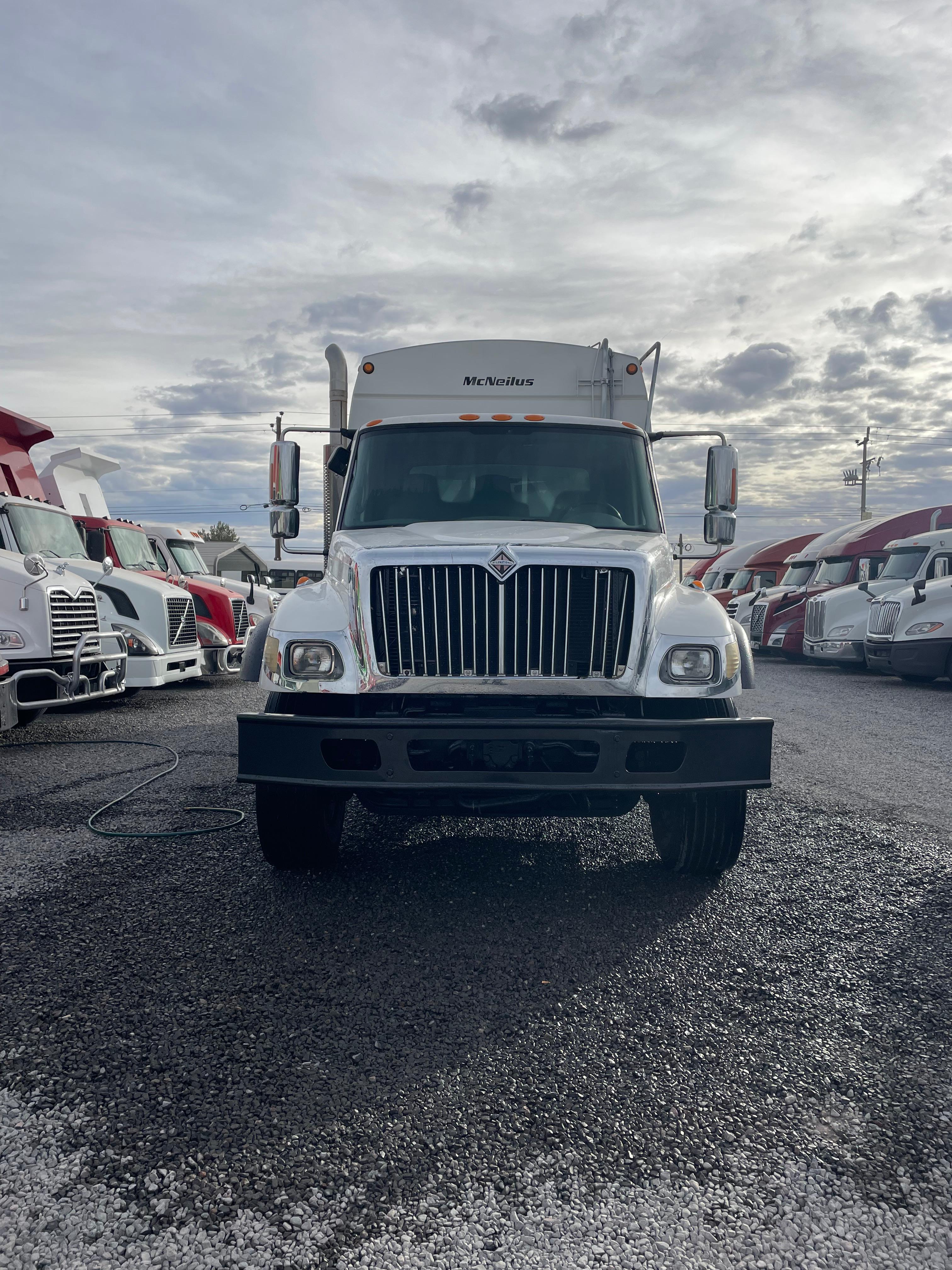 #2346 Camion de Basura International 2005 Motor Navistar Automatico 42,000lb