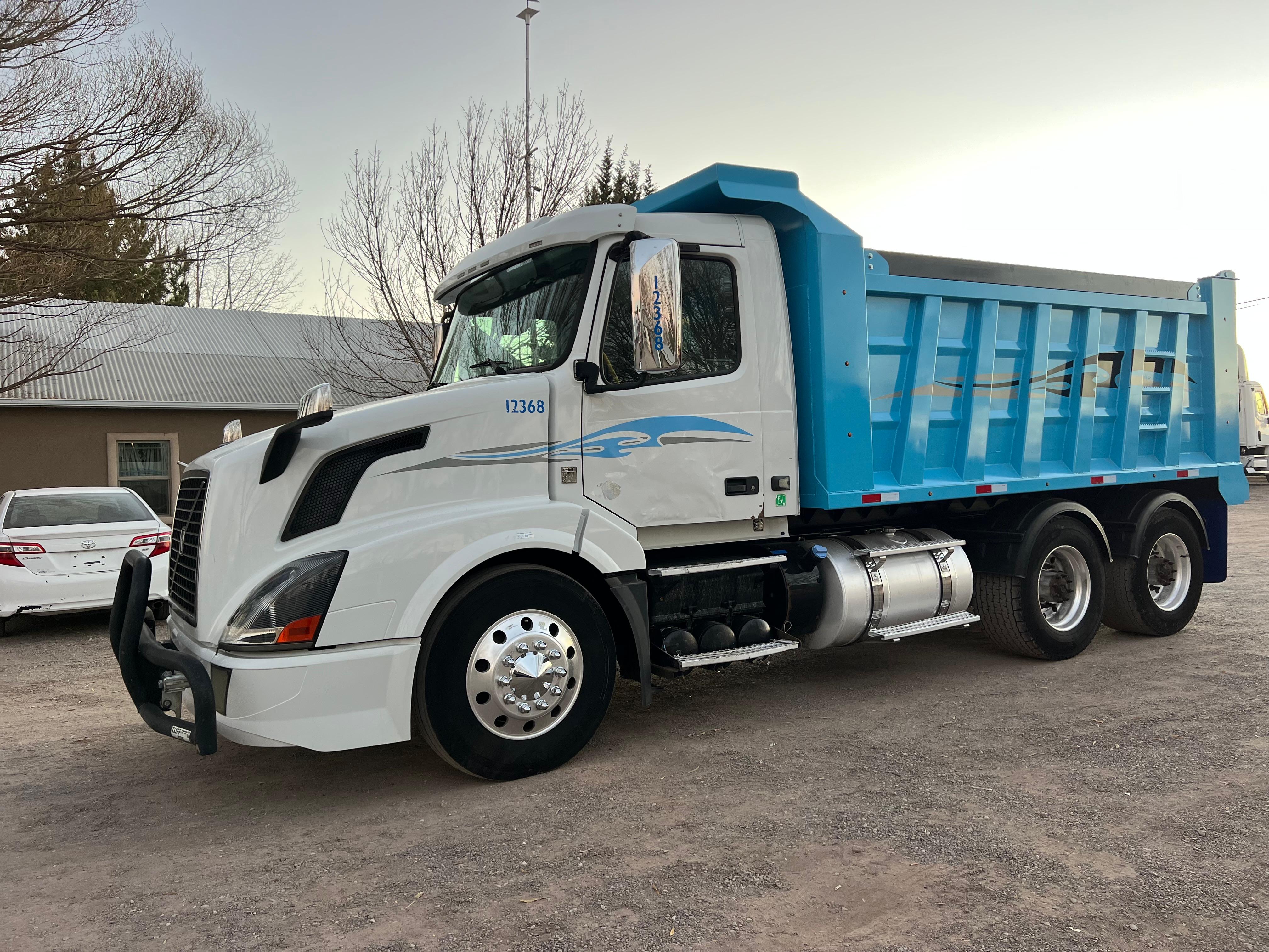 #2780 Camion Volteo Dompe de 14 mts Volvo 2016 Motor Volvo D11 Estándar 10 Vel. 42,000lb