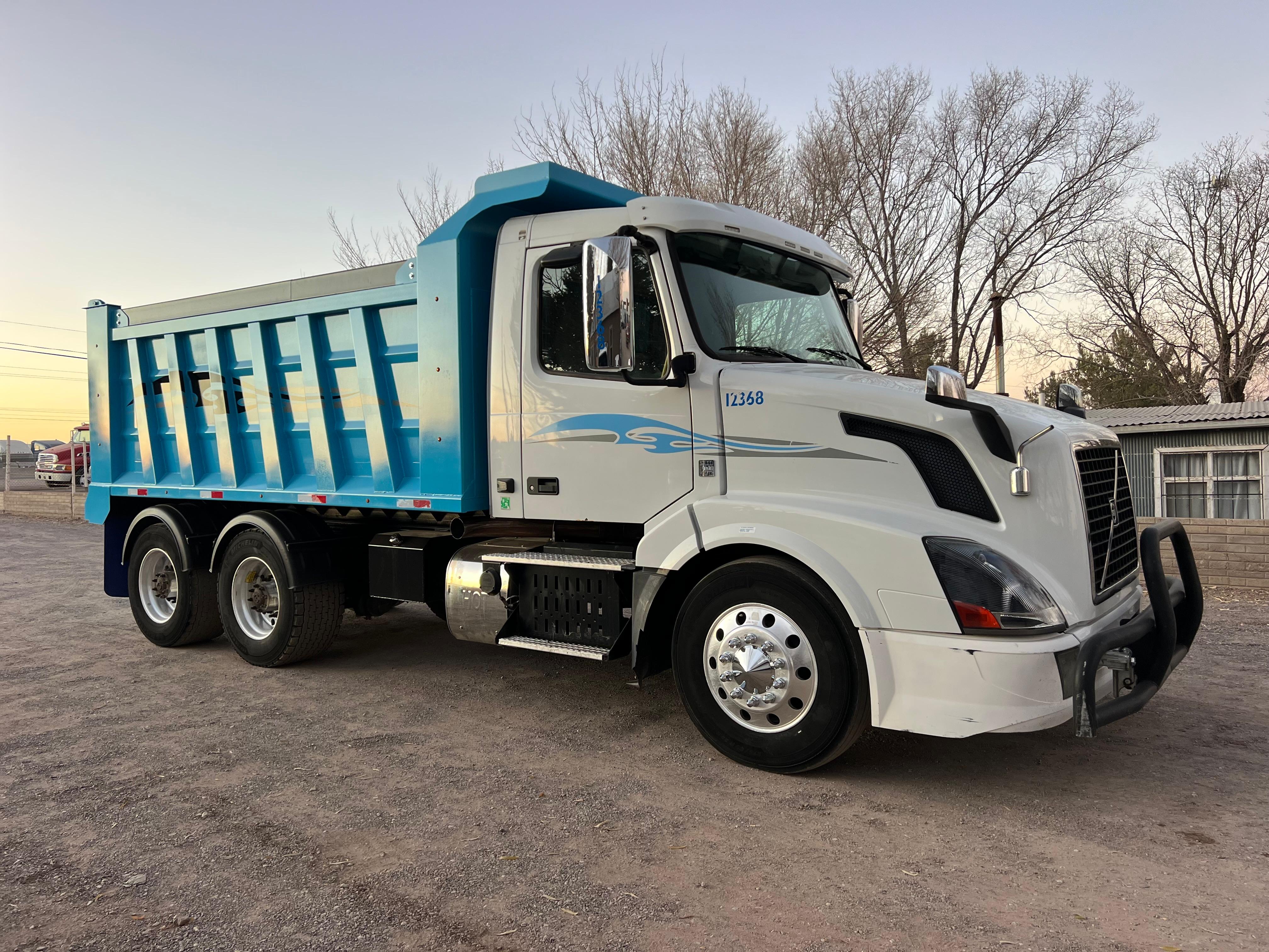 #2780 Camion Volteo Dompe de 14 mts Volvo 2016 Motor Volvo D11 Estándar 10 Vel. 42,000lb