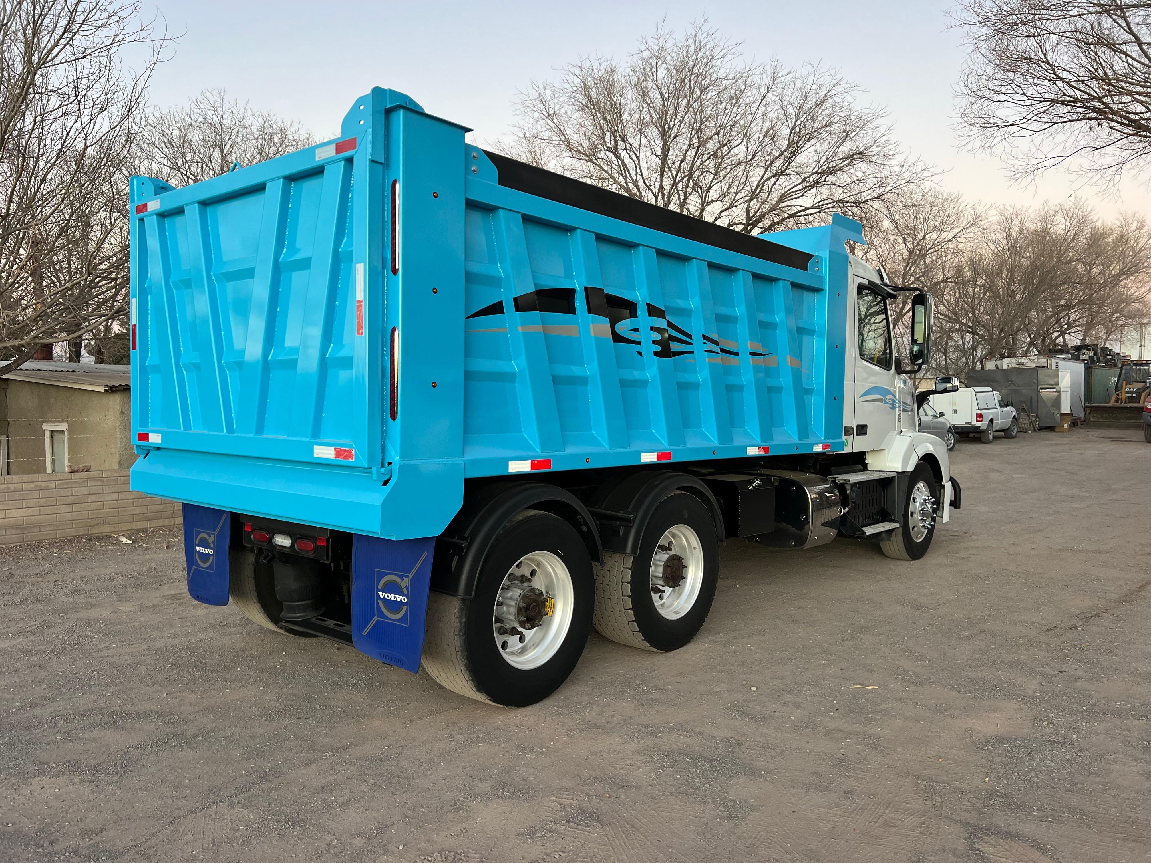 #2780 Camion Volteo Dompe de 14 mts Volvo 2016 Motor Volvo D11 Estándar 10 Vel. 42,000lb