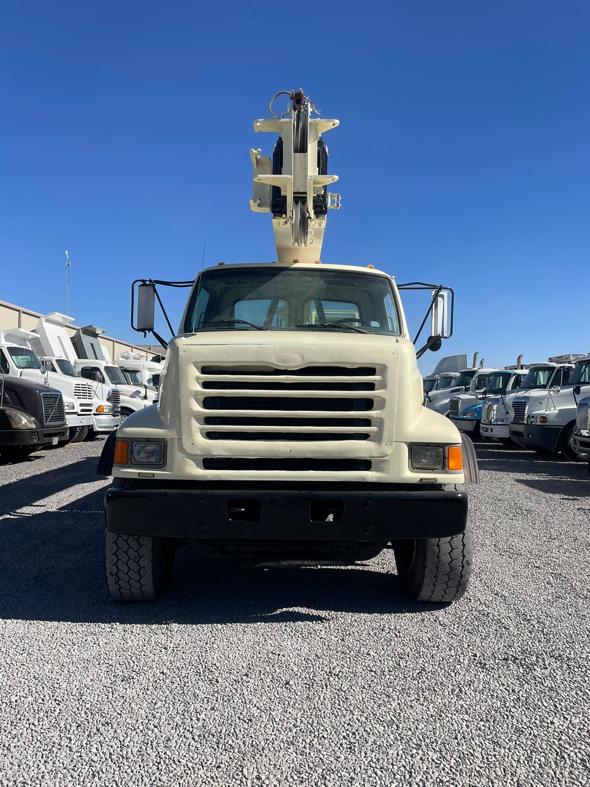 #2145 Camion Grúa Ford 1998 Motor Cummins ISM Estandar 10 Vel. 42,000lb