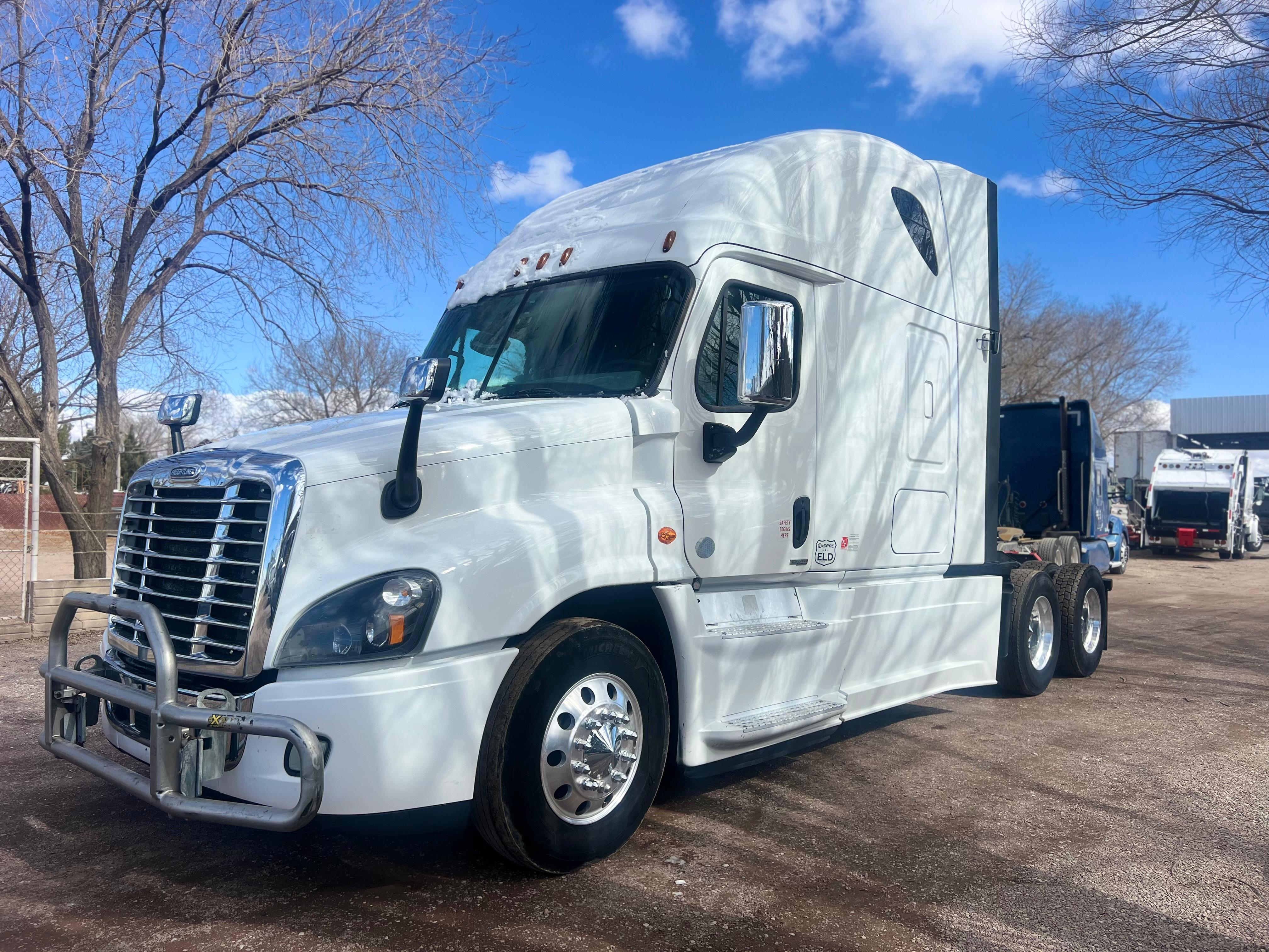 #2737 Camion Freightliner Modelo Cascadia 2018 Estándar 10 Vel. 42,000lb