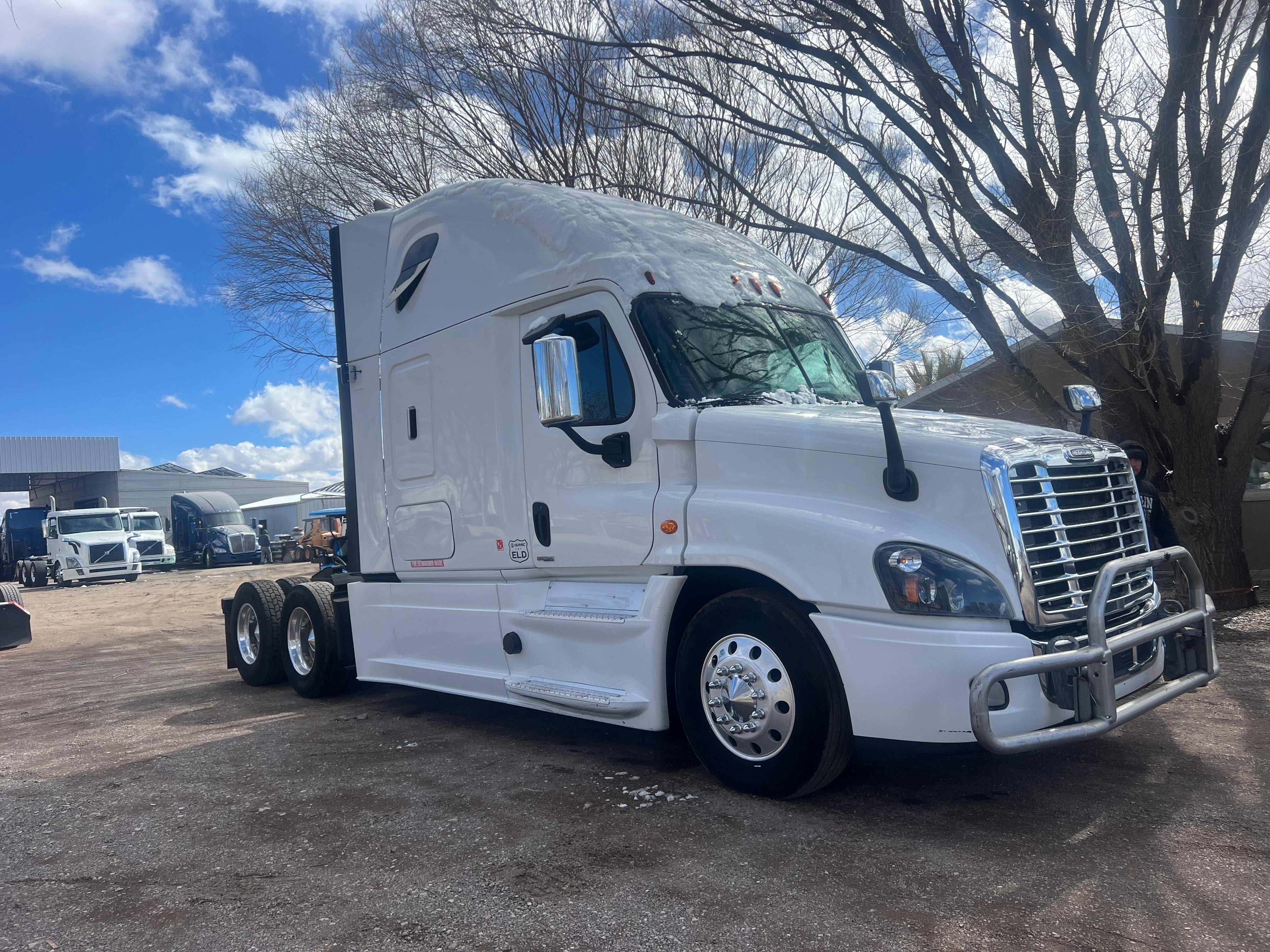 #2737 Camion Freightliner Modelo Cascadia 2018 Estándar 10 Vel. 42,000lb