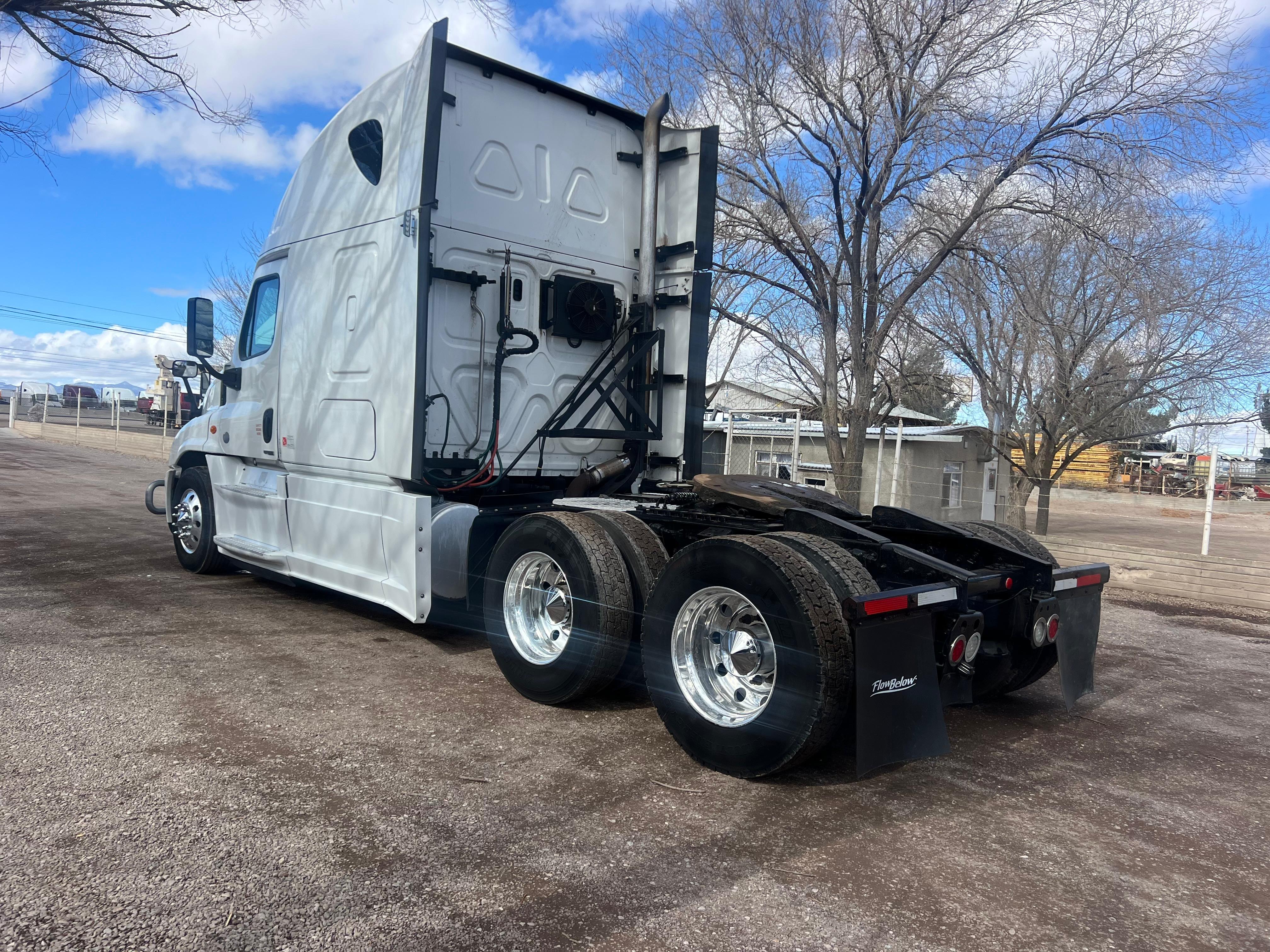 #2737 Camion Freightliner Modelo Cascadia 2018 Estándar 10 Vel. 42,000lb
