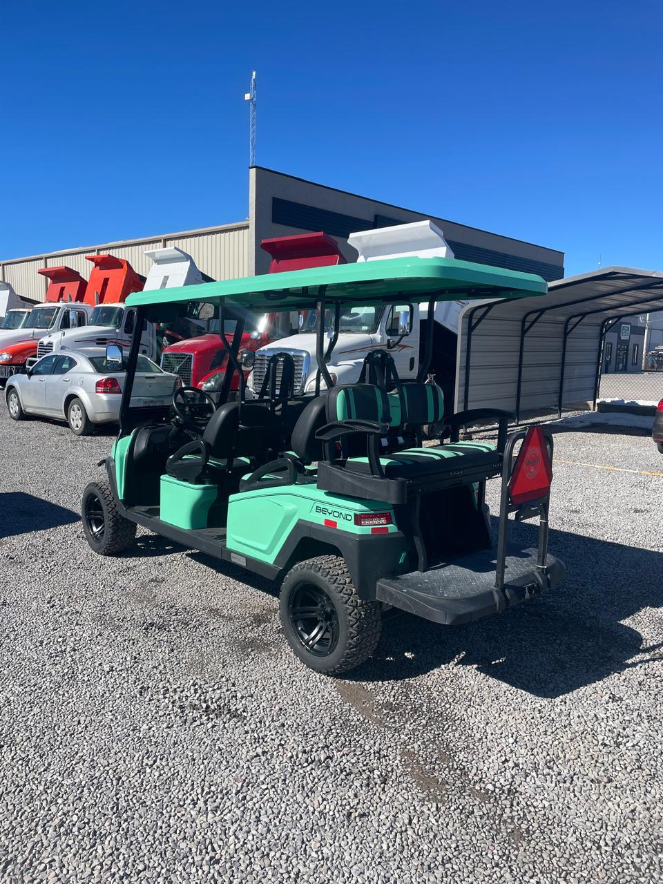 #2820-2 Carro Golf Marca Bintelli LLC Motor Electrico 2022
