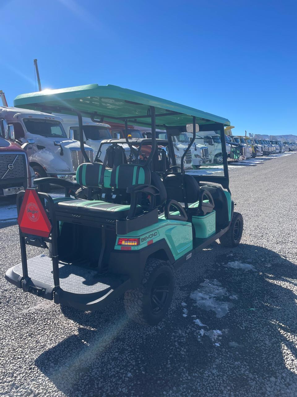 #2820-2 Carro Golf Marca Bintelli LLC Motor Electrico 2022