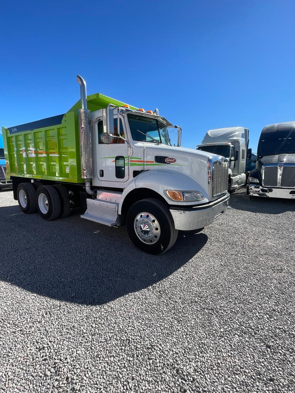 #2003-A Camion Volteo Dompe 14 mts Peterbilt 2014 Motor Paccar Estándar 10 Vel. 42,000lb Suspensión de Muelles Acorazado
