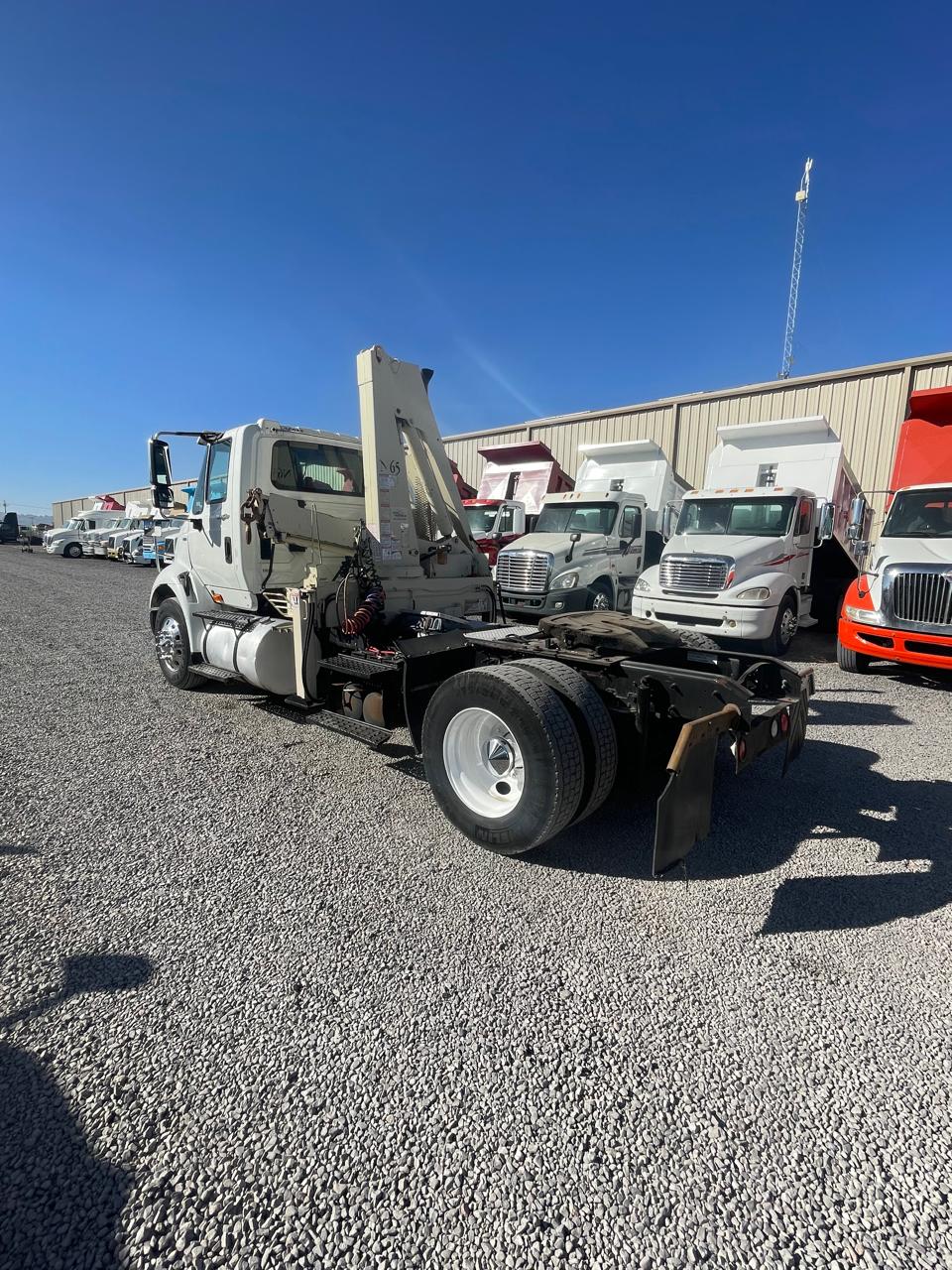 #2769 Camion Con Grua International 2011 Modelo 8600 Motor Maxxforce Automatico 1300lb