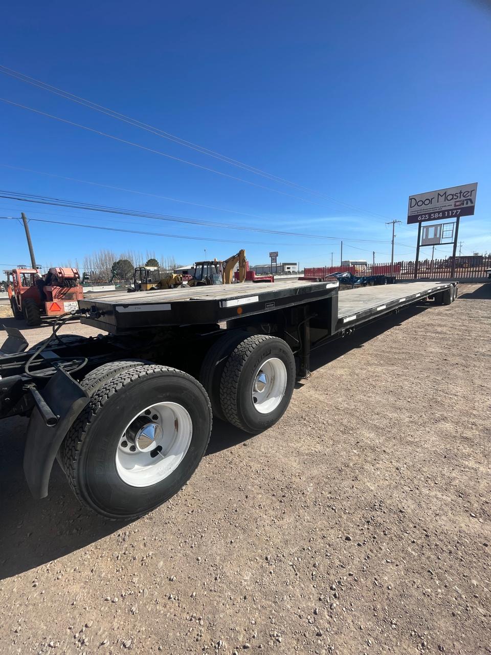 #700 Cama Baja Low boy Año 1973 Marca TSI 53’ X 8’ Suspensión de Muelles