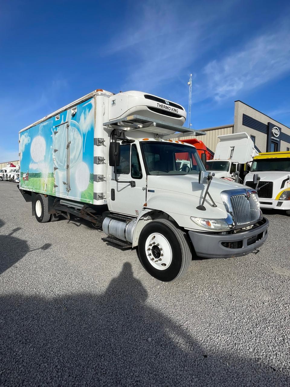 #1780 Camion con Caja Refrigerada International 2014 Modelo DuraStar 4300 Motor Maxx Force Automatico 1300lb