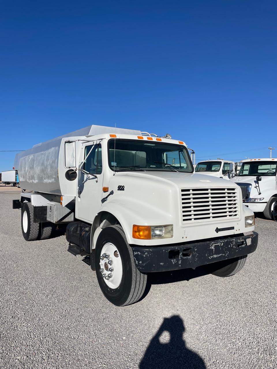 #2847 Camion de Pipa Para Combustible International 1996 Motor Navistar Estandar 6 Vel. 1300lb