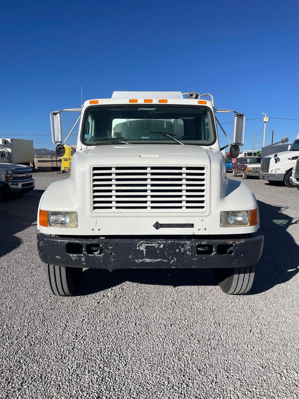 #2847 Camion de Pipa Para Combustible International 1996 Motor Navistar Estandar 6 Vel. 1300lb