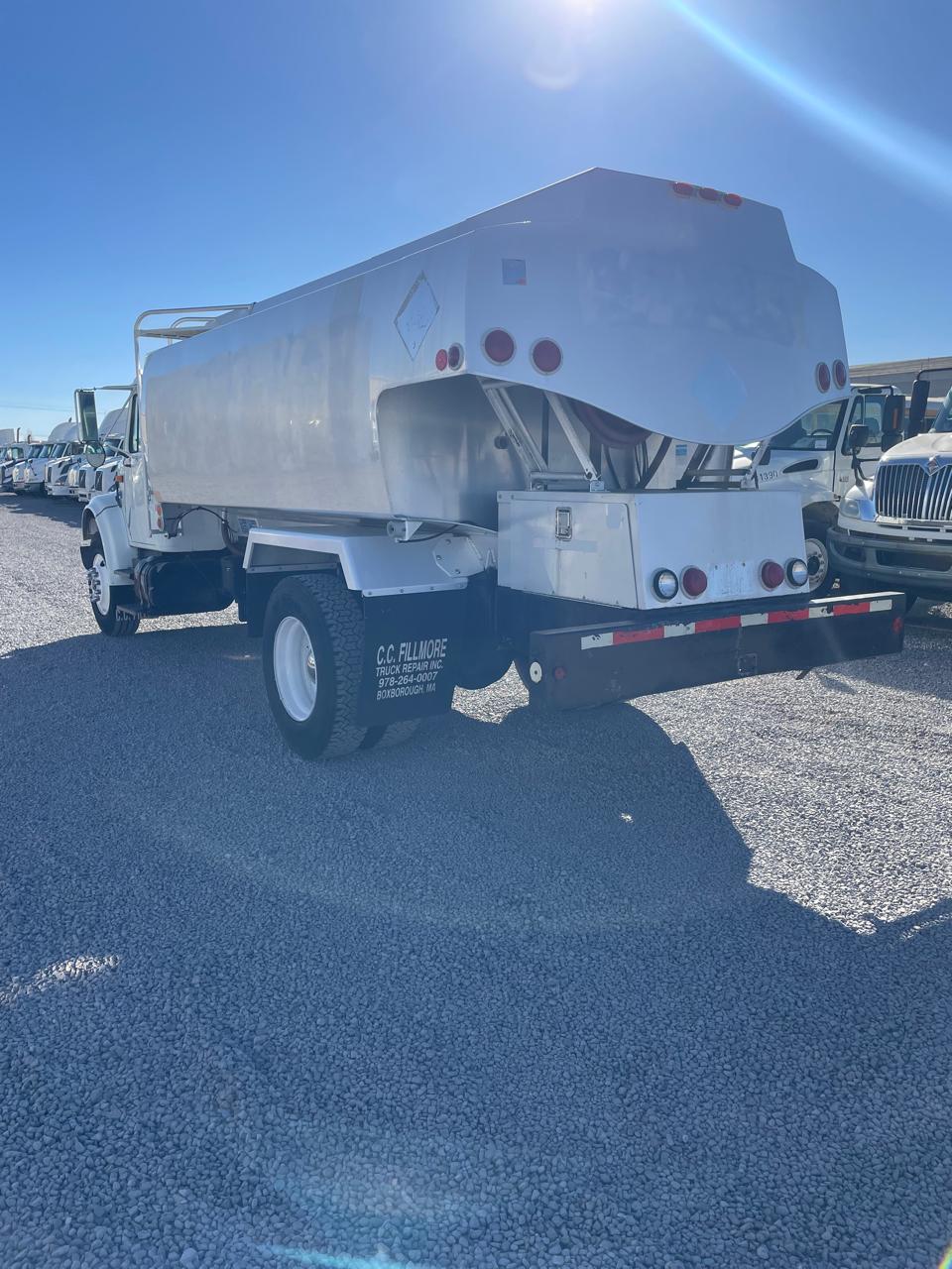 #2847 Camion de Pipa Para Combustible International 1996 Motor Navistar Estandar 6 Vel. 1300lb