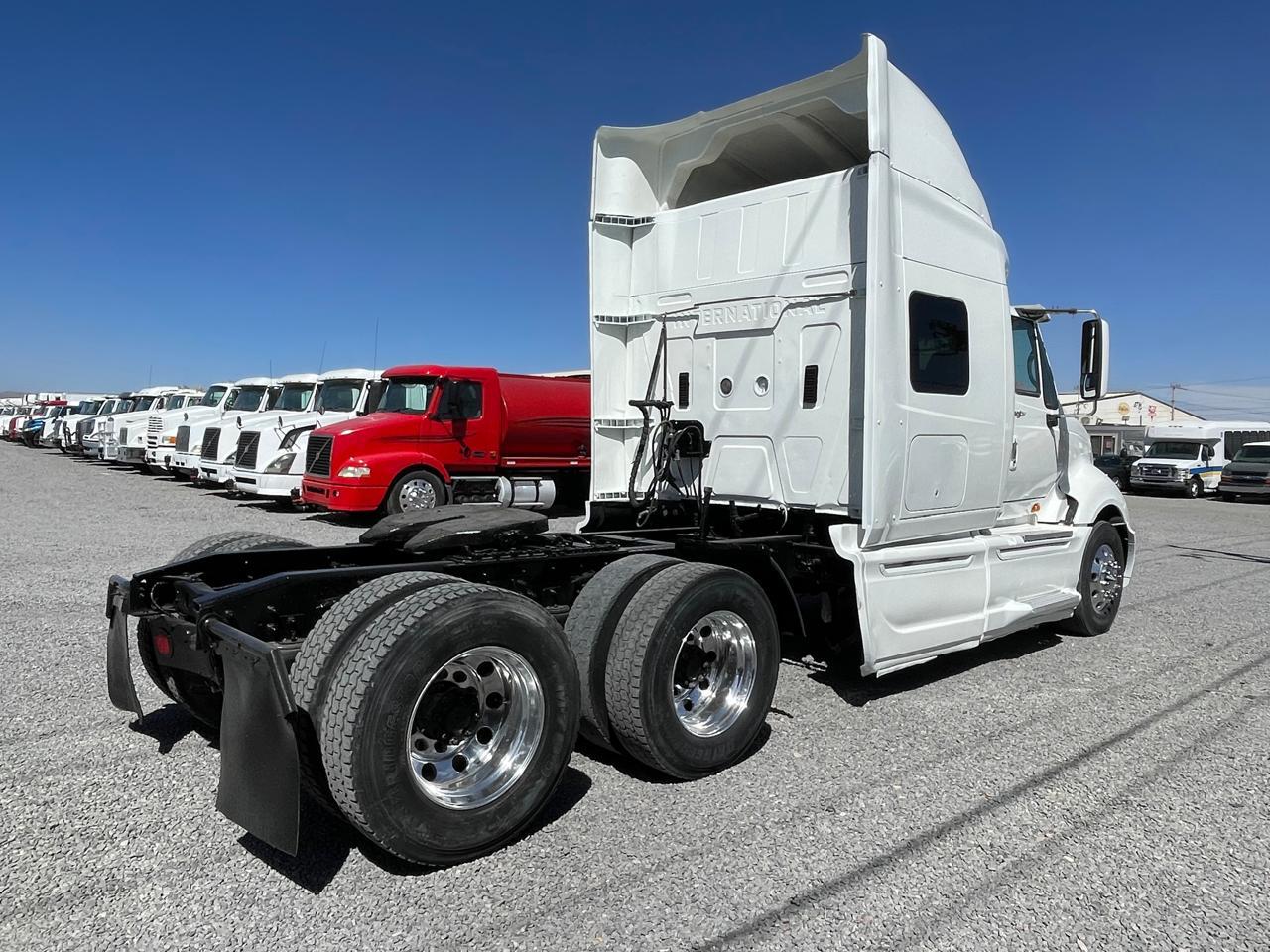 #2079 Camion International 2009 Motor Cummins ISX-450hp Estándar 10 Vel. 42,000lb Estatales