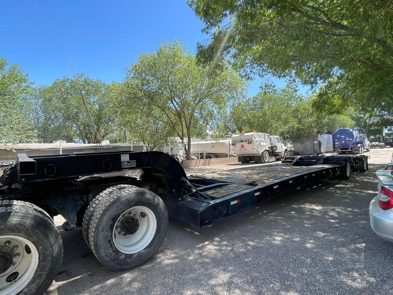 #600 Lowboy 50' Marca Talbert 2006 Suspension de Aire 2 ejes