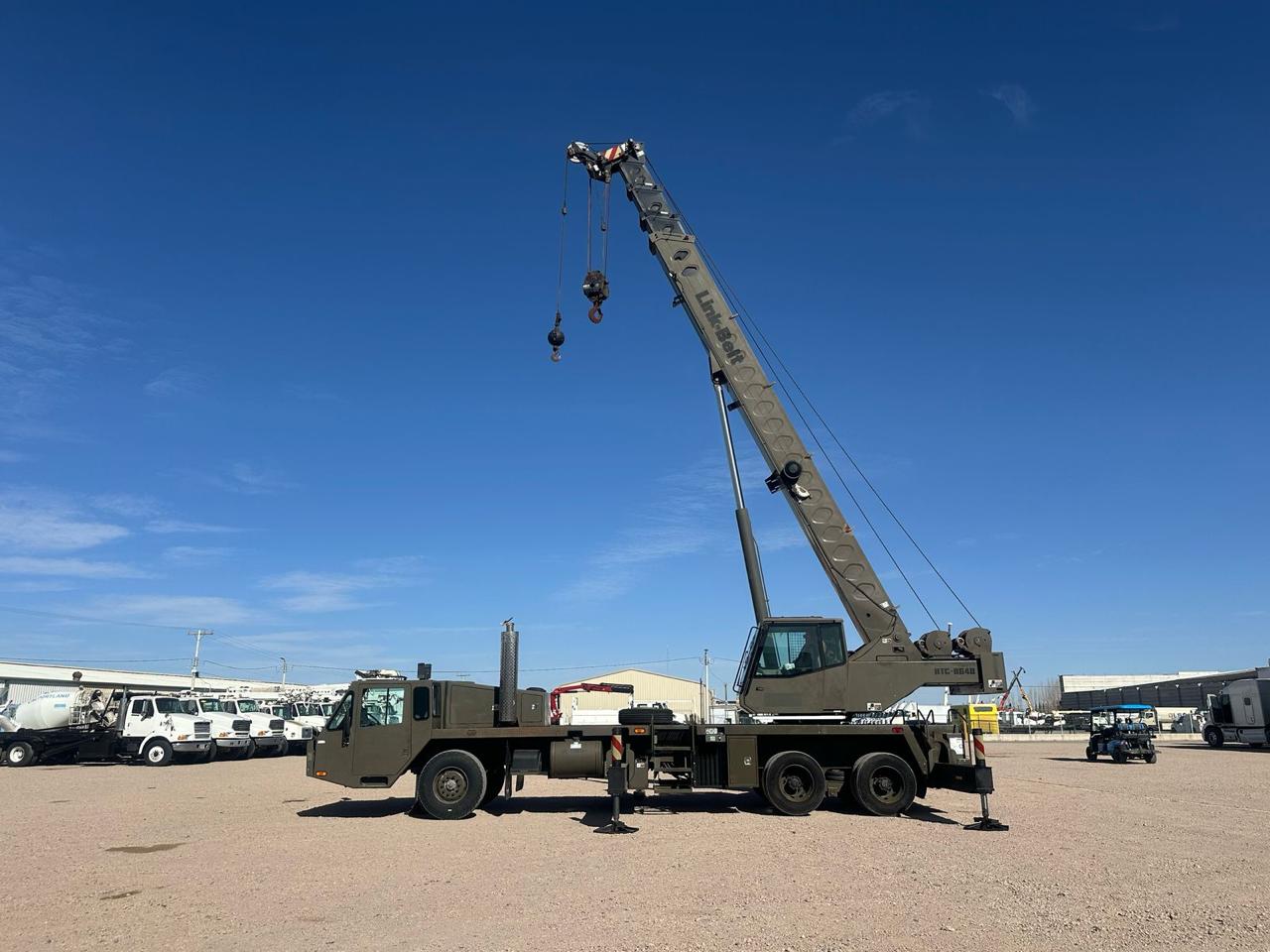#2808 Camión Grua Titán Marca Link Belt 2003 Motor Cummins ISL-300 Automático 46,000lb