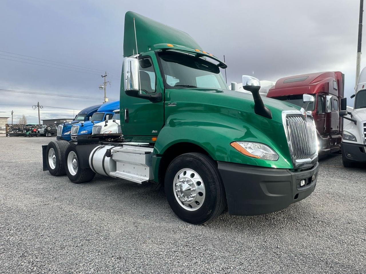#2919 Camión Day Cab International 2021 Motor Navistar Automático 1,300lb Estatales