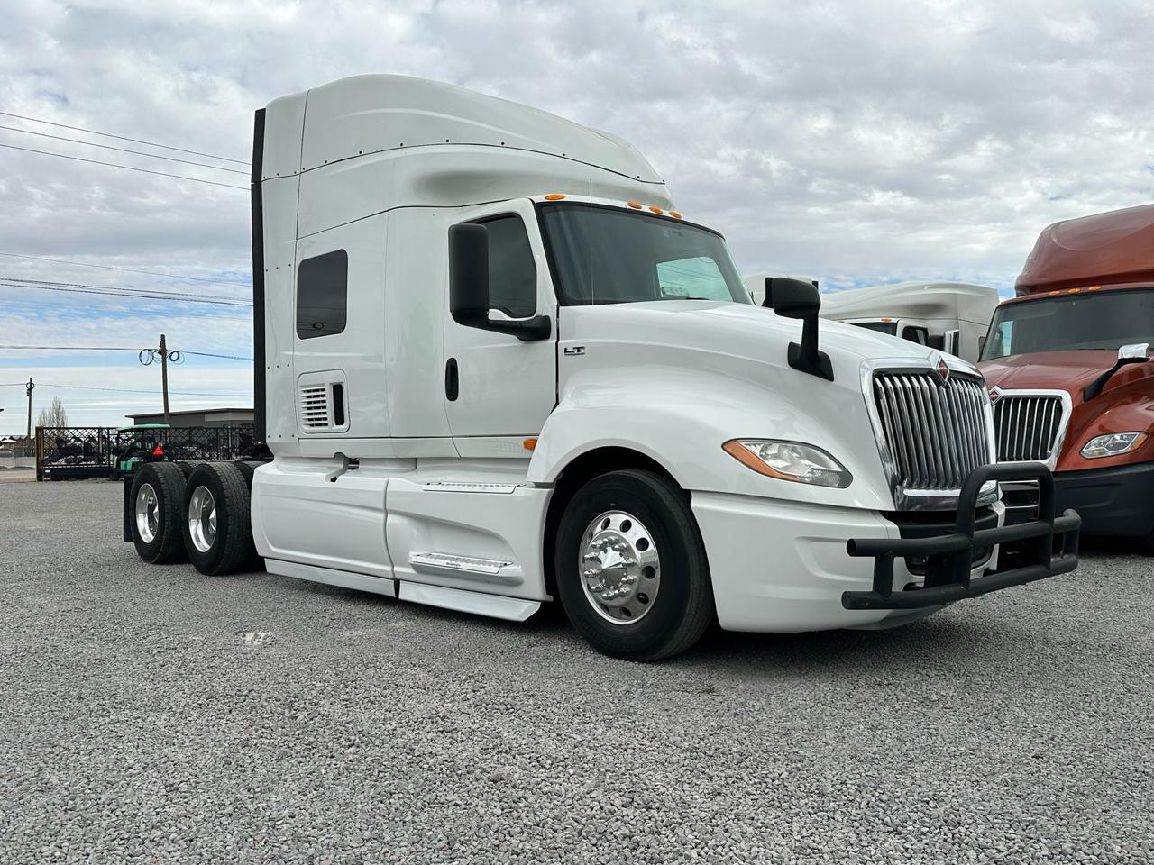 #2870 Camion International Prostar 2018 Motor Cummins ISX15-450hp Estándar 10 Vel. 42,000lb Estatales