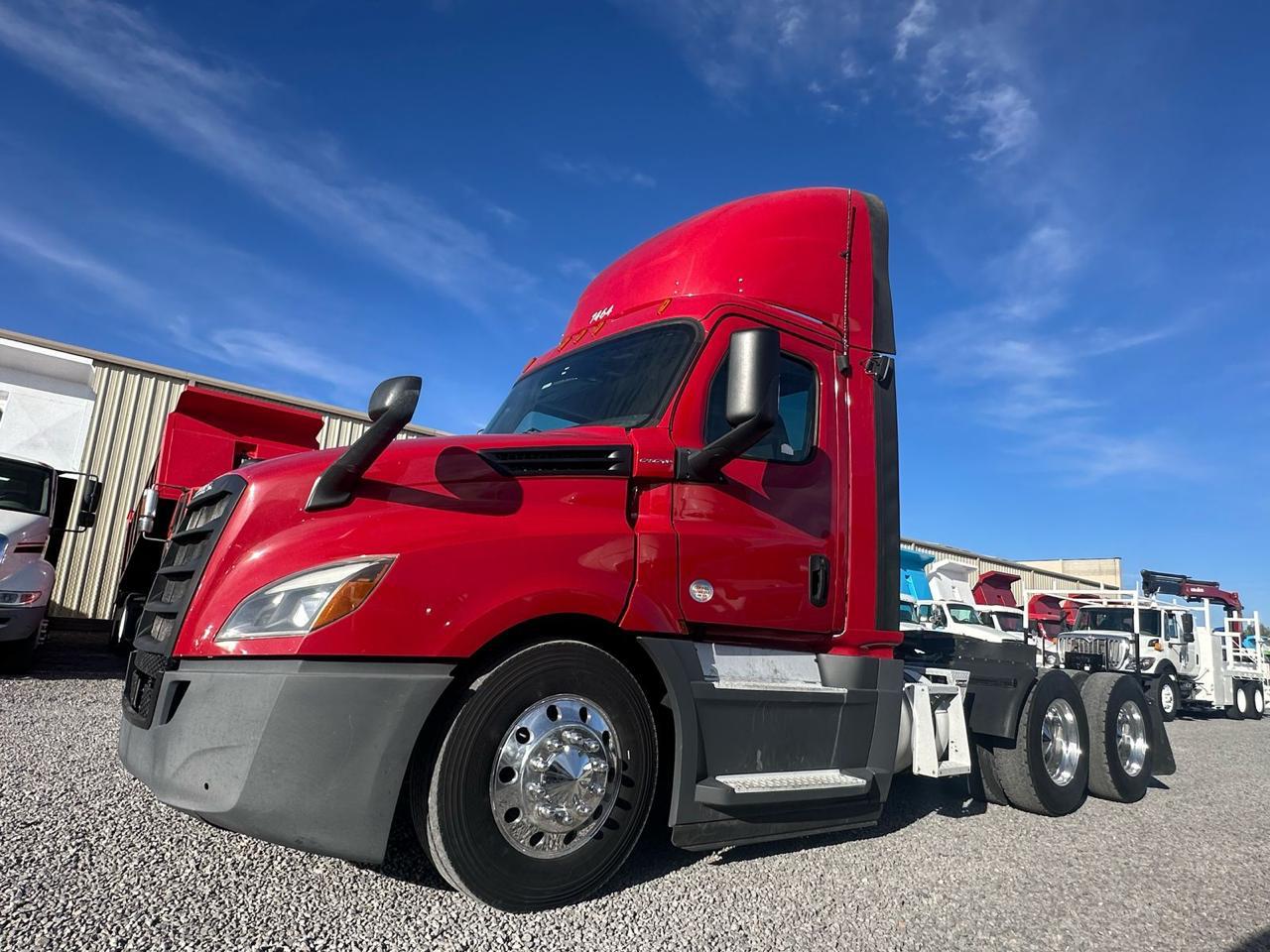 #2907 Camión Day Cab Freightliner 2019 Motor Detroit D15-505hp Automático 25,000lb
