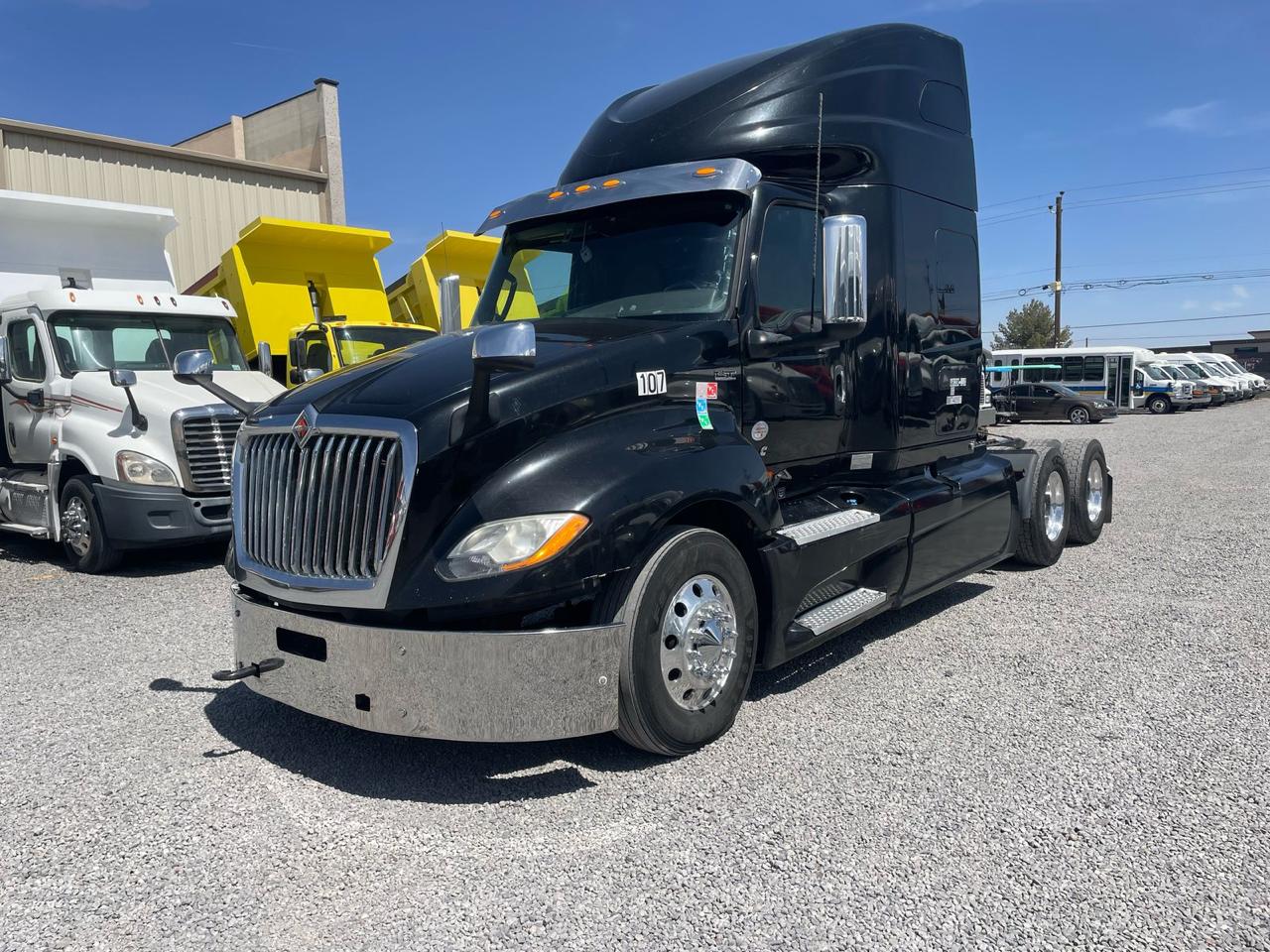 #2801 Camion International 2019 Motor Cummins X15 450hp Estándar 10 Vel. 42,000lb Placas Estatales
