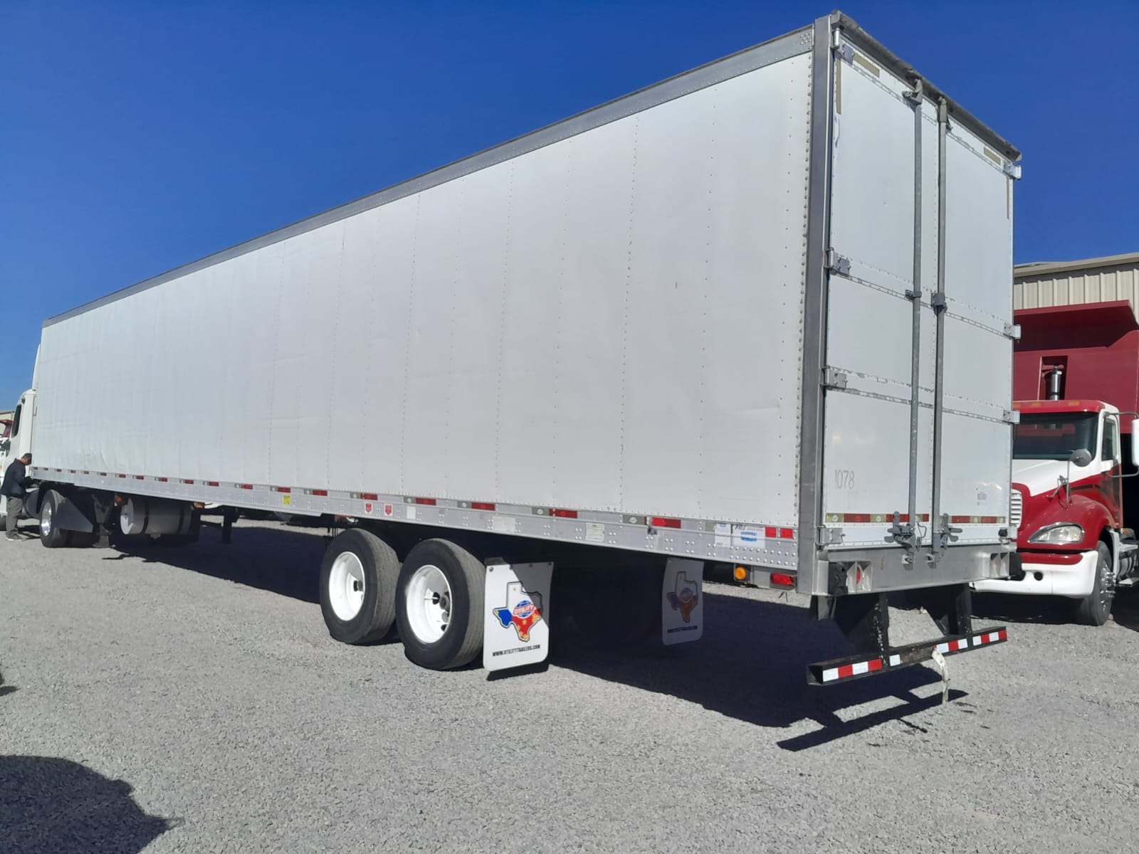 #2841 Caja Refrigerada 53' Marca Utility 2009 Suspensión de Aire Carrier Puertas de Libro