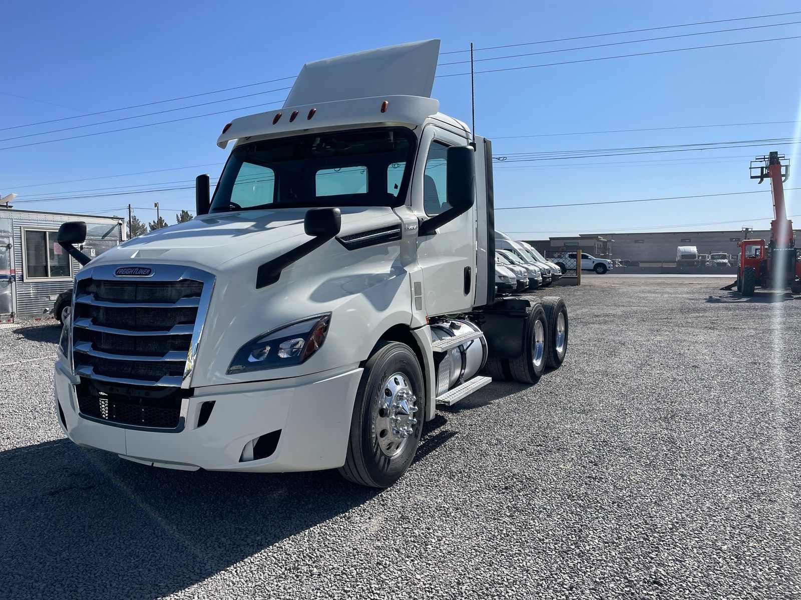 #2852 Camion 2 ejes Freightliner 2018 Motor DD13 Automatica 42,000lb