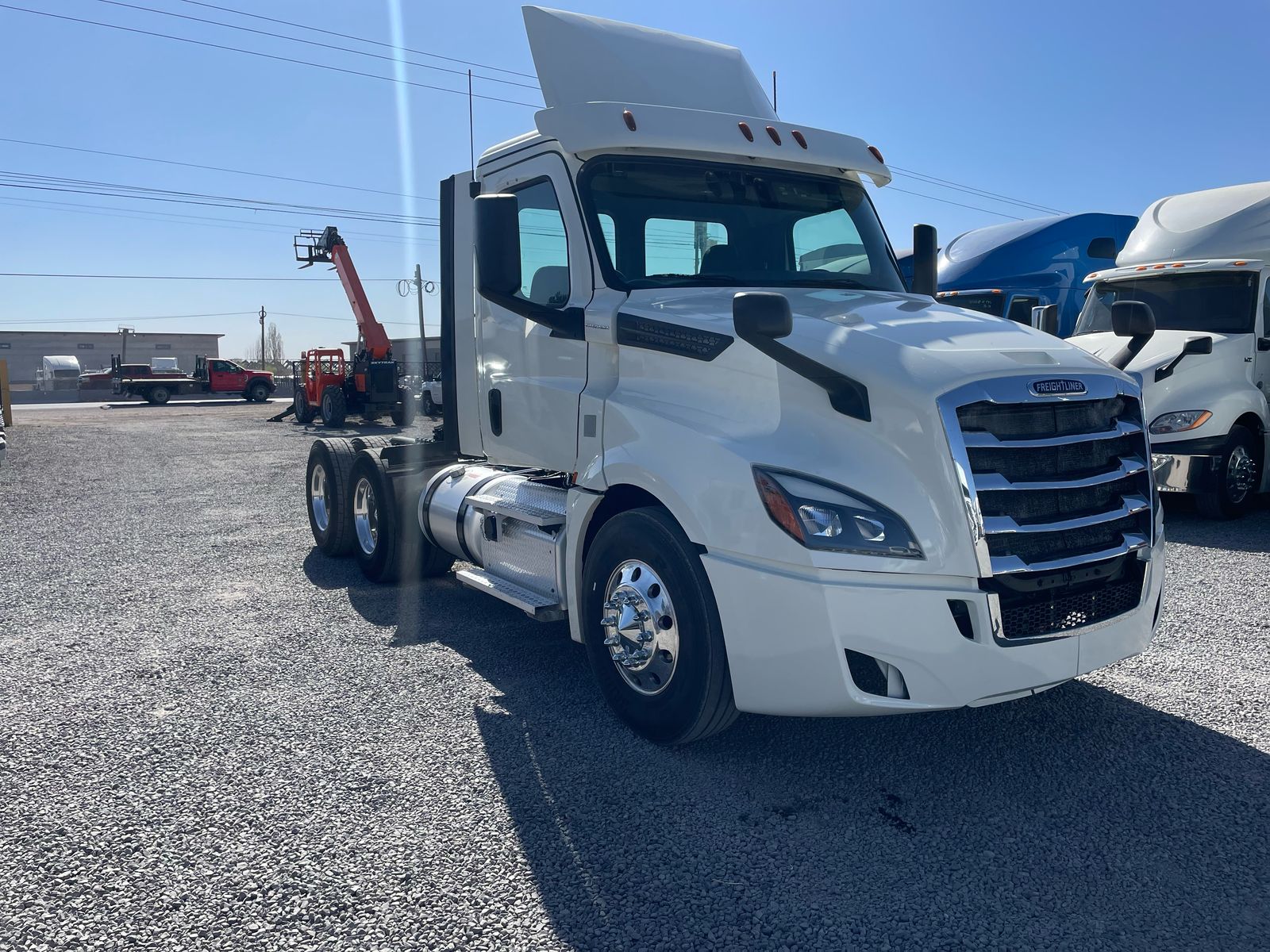 #2852 Camion 2 ejes Freightliner 2018 Motor DD13 Automatica 42,000lb