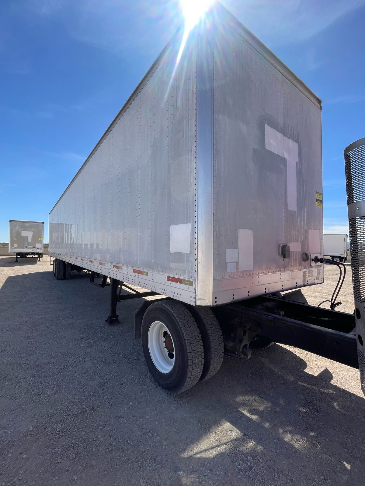 #2620 Caja Seca 53’ Pies Marca Trailmobil 2006 Suspencion Muelles Puerta Cortina