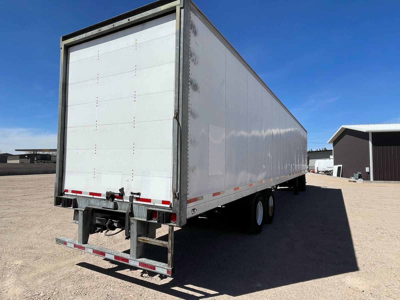 #2620 Caja Seca 53’ Pies Marca Trailmobil 2006 Suspencion Muelles Puerta Cortina