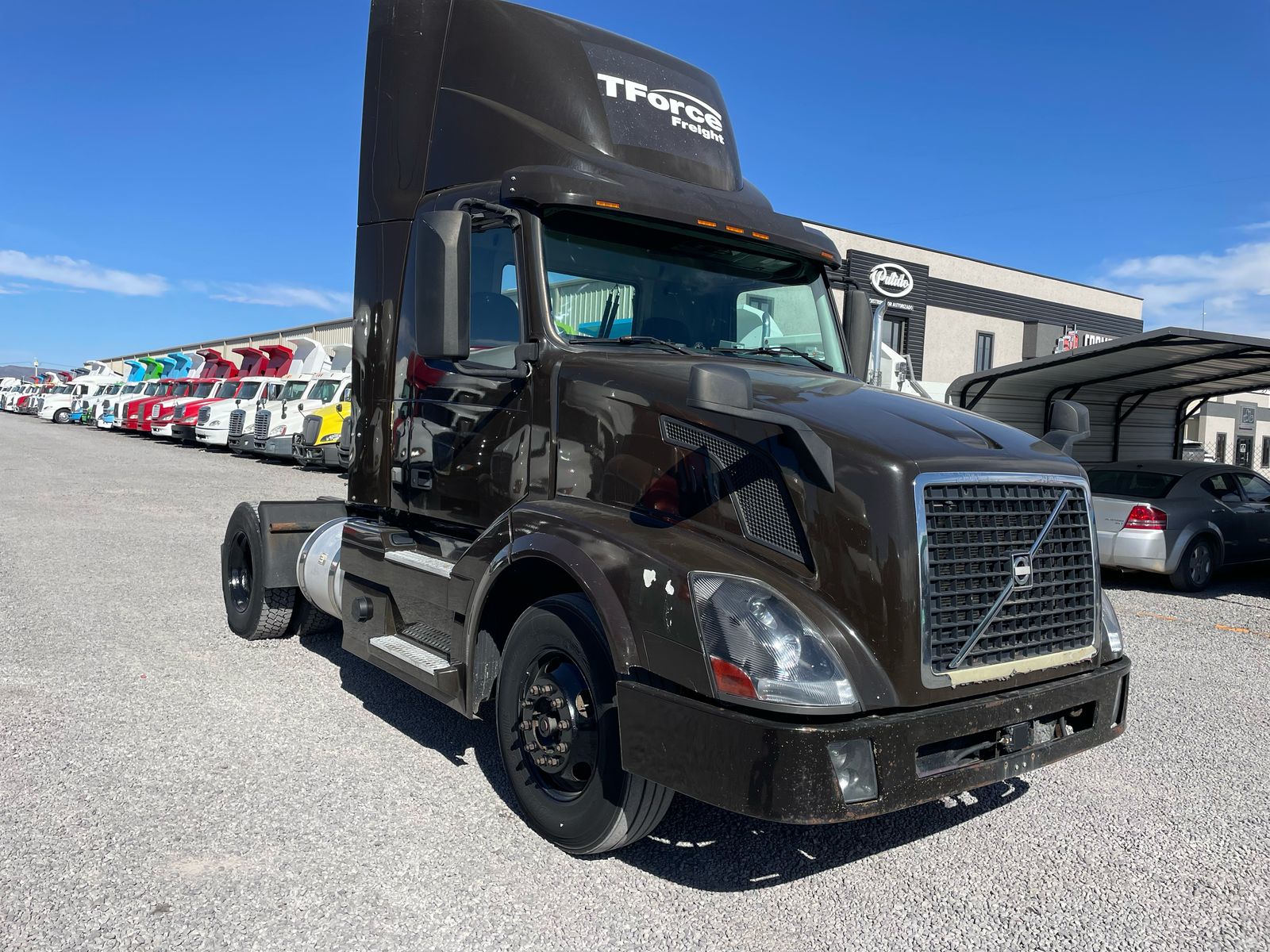 #2489 Camion 1 eje Volvo 2014 Motor Volvo 42,000lb
