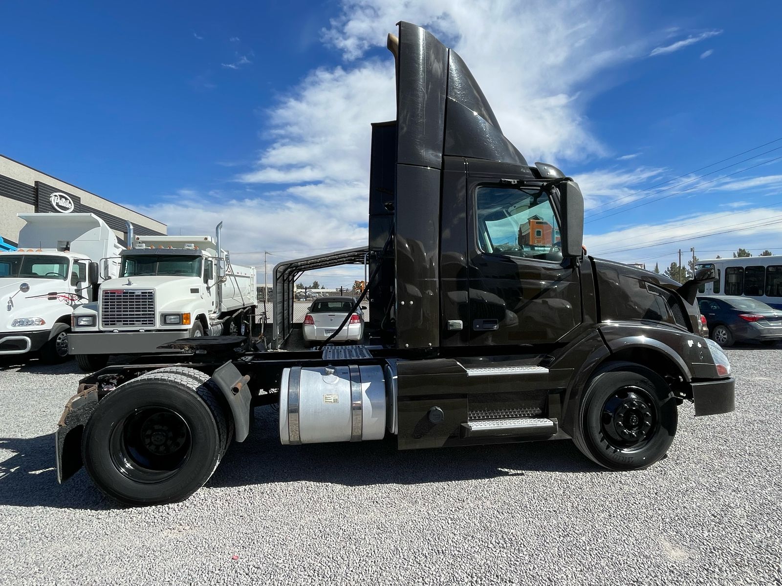 #2489 Camion 1 eje Volvo 2014 Motor Volvo 42,000lb