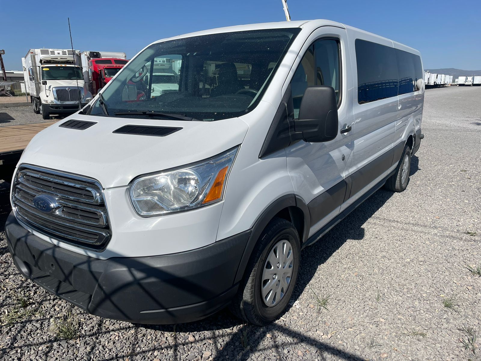 #10 Camioneta Ford 2015 Capacidad 15 personas Motor ecoboost V6 Gasolina Automático
