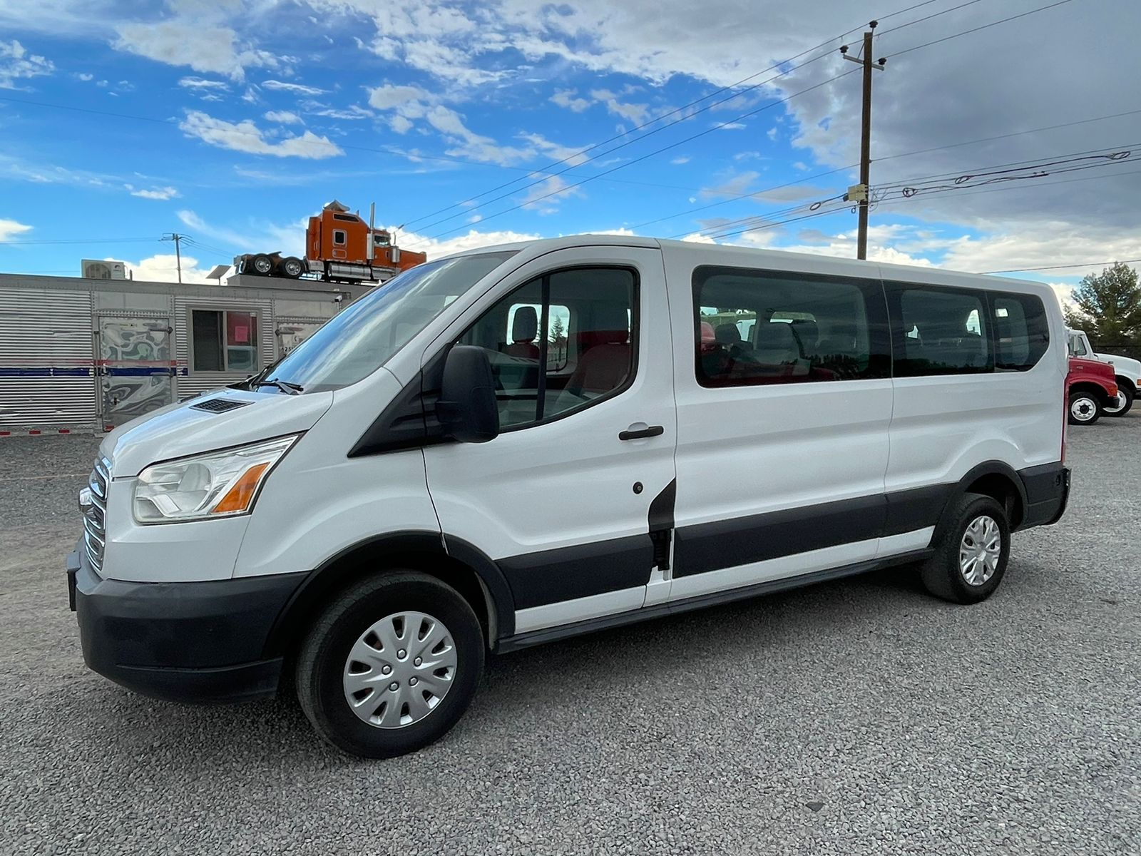 #79 R Camioneta Pasajeros Ford Transit 2016 Motor 3.7L V6 Automático