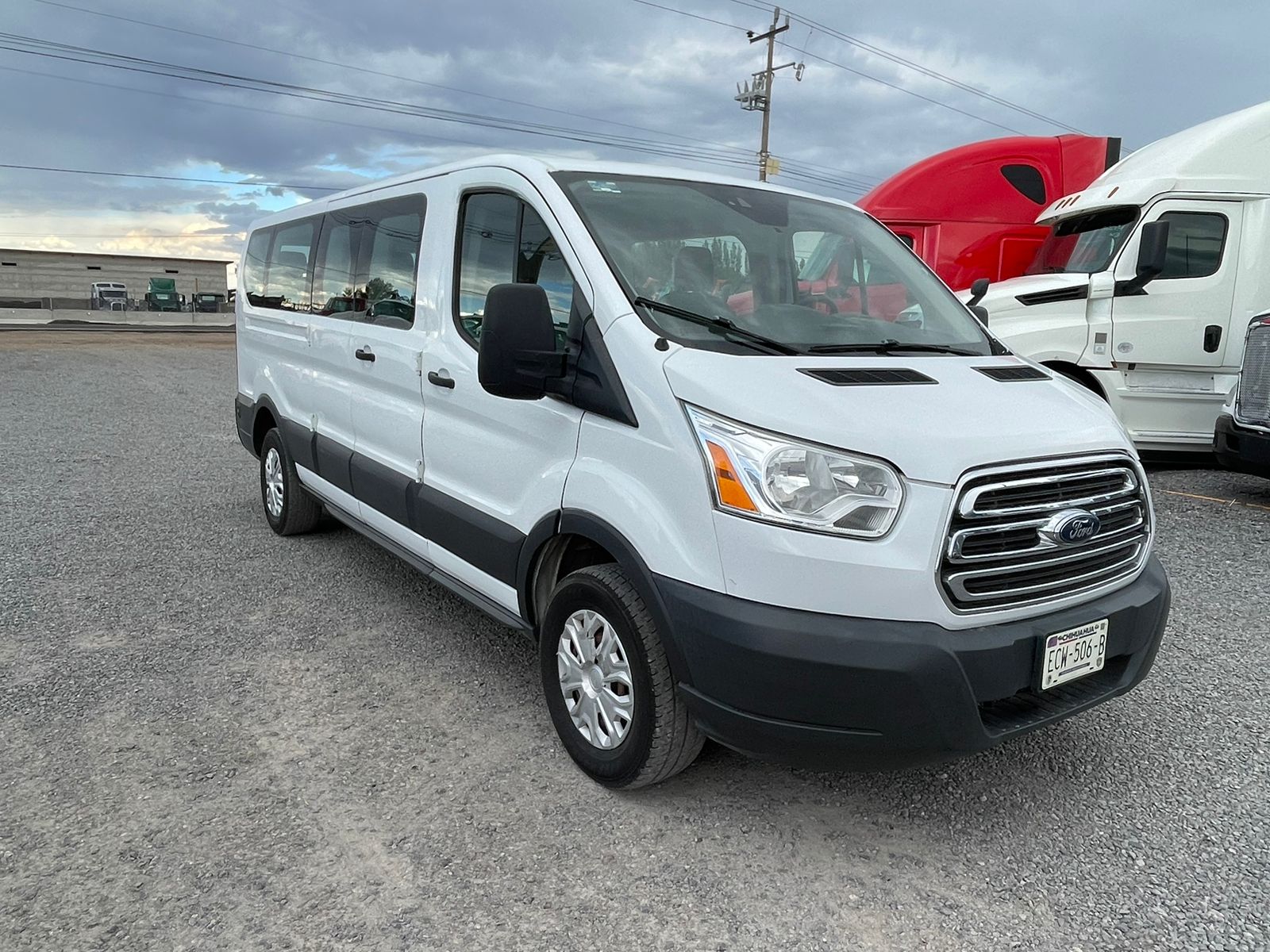 #79 R Camioneta Pasajeros Ford Transit 2016 Motor 3.7L V6 Automático