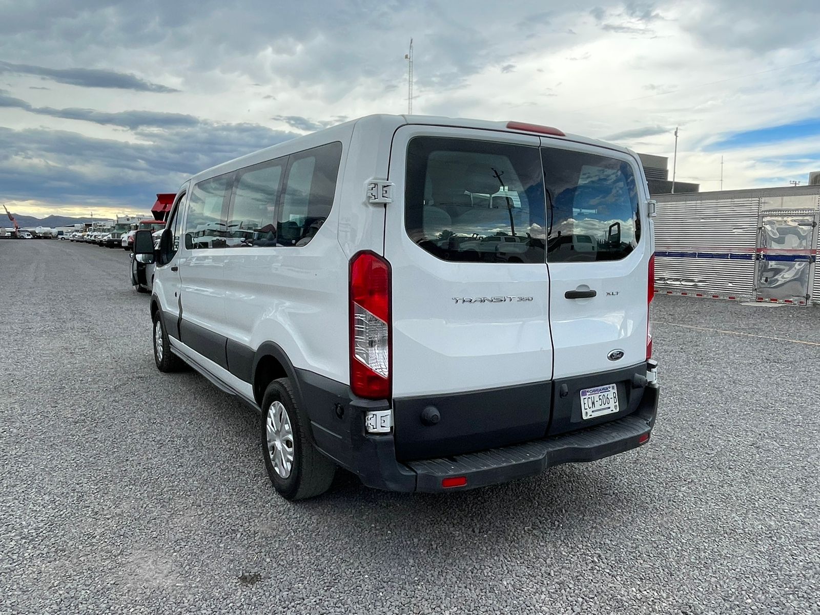 #79 R Camioneta Pasajeros Ford Transit 2016 Motor 3.7L V6 Automático