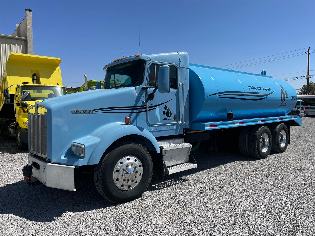 #2448 Pipa 18,000 Litros Kenworth 1996 Motor Cummins Estándar 10 Vel. Placas Estatales